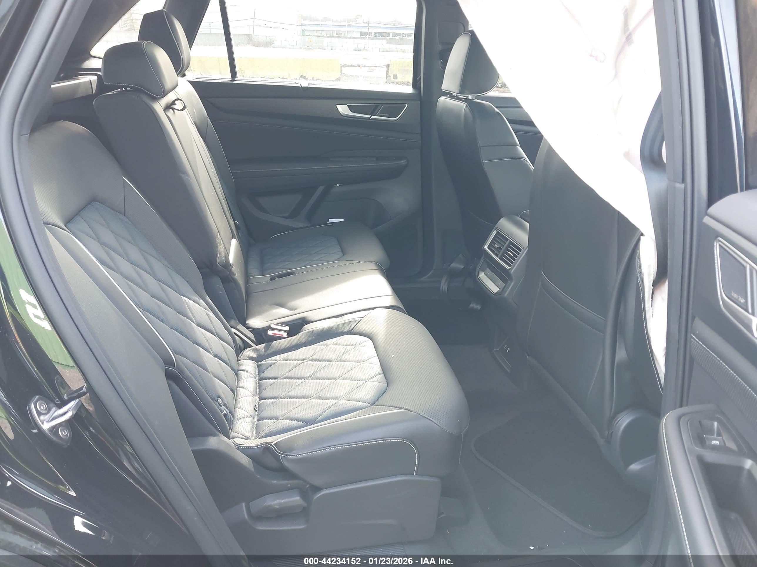 VOLKSWAGEN ATLAS image 8