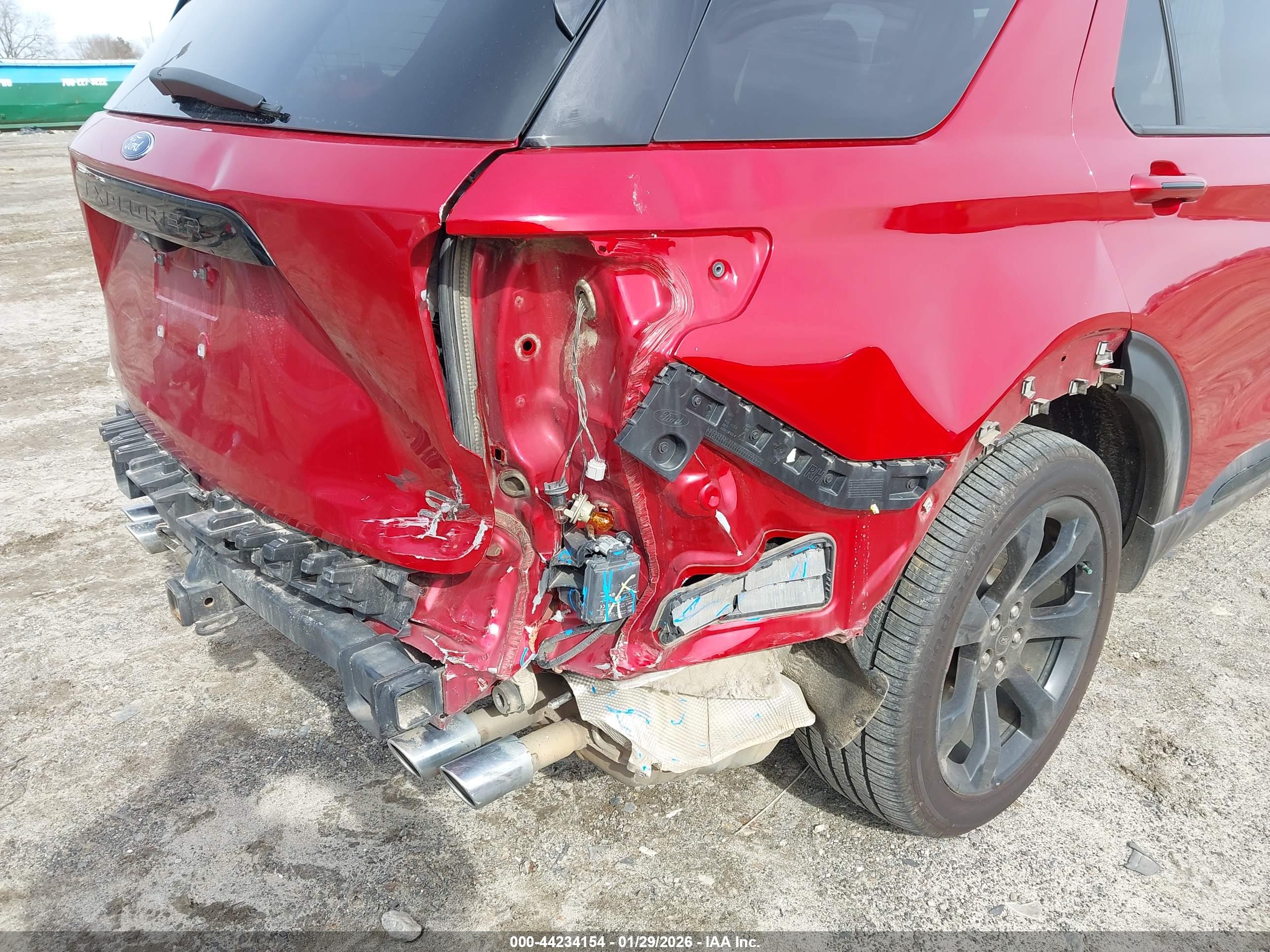 FORD EXPLORER image 6
