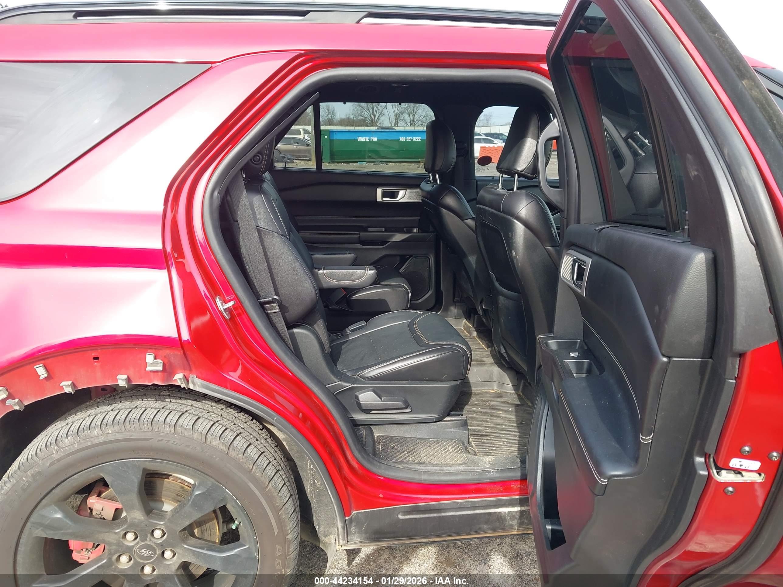 FORD EXPLORER image 8