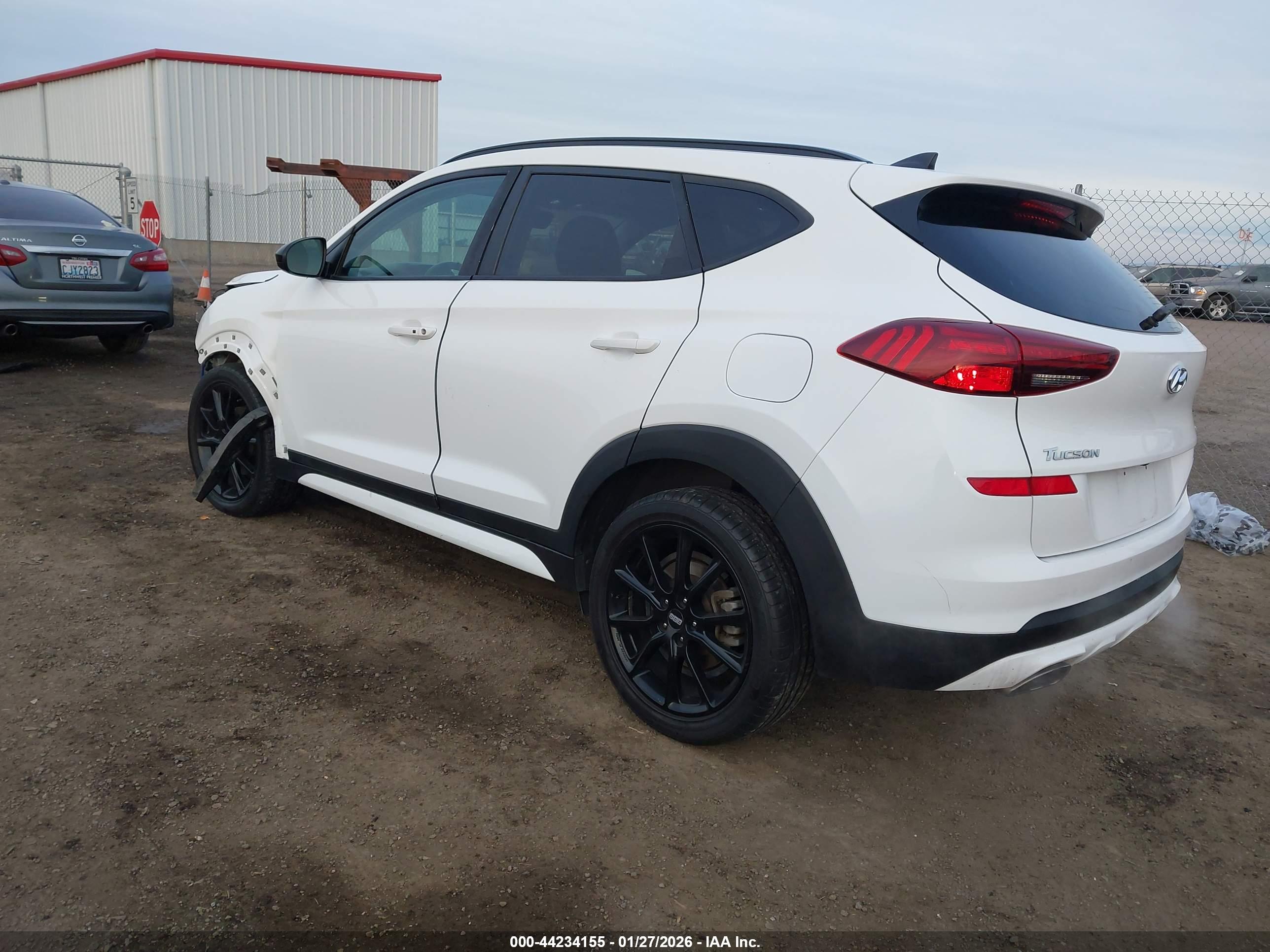 HYUNDAI TUCSON image 3