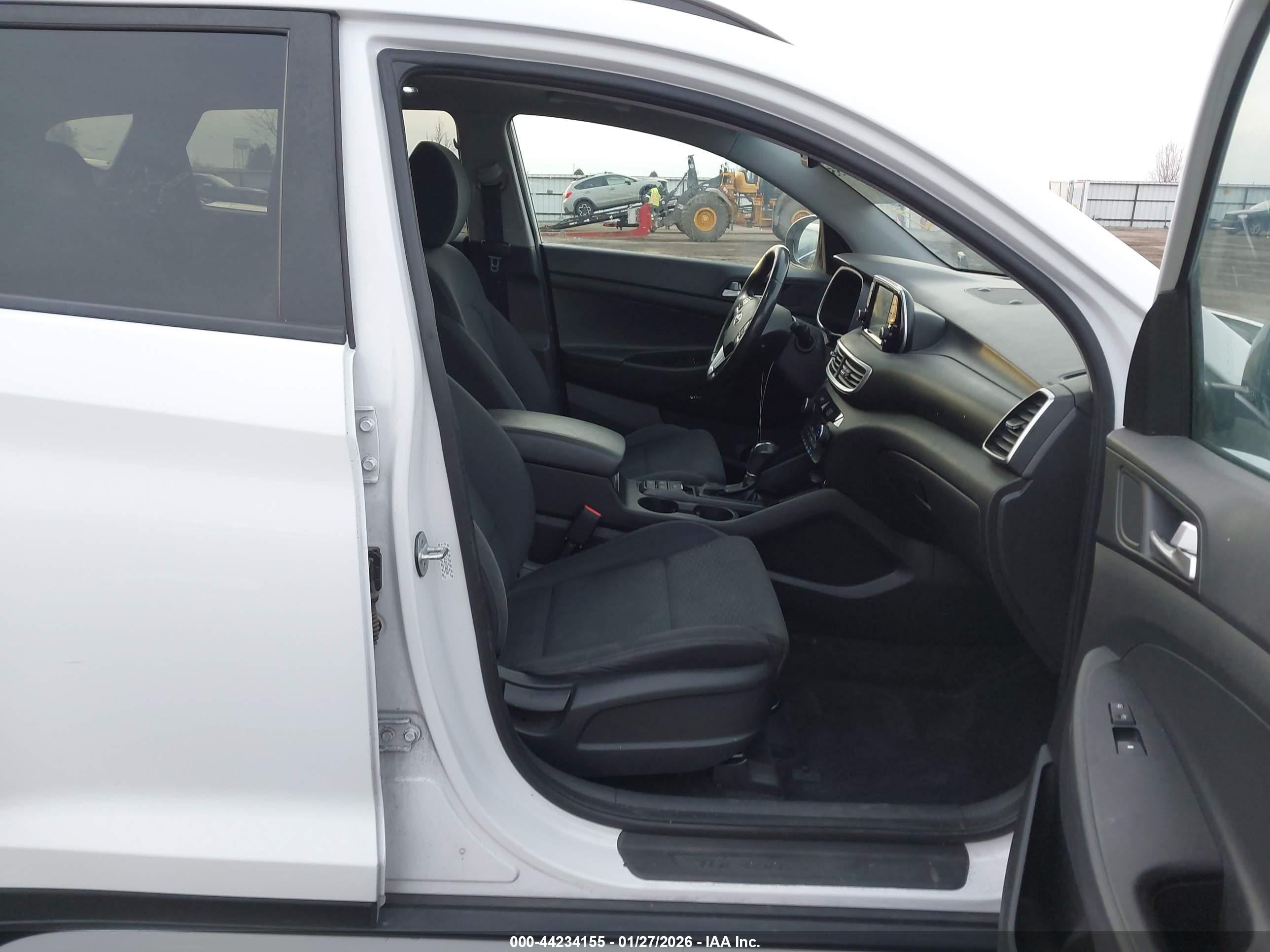 HYUNDAI TUCSON image 5