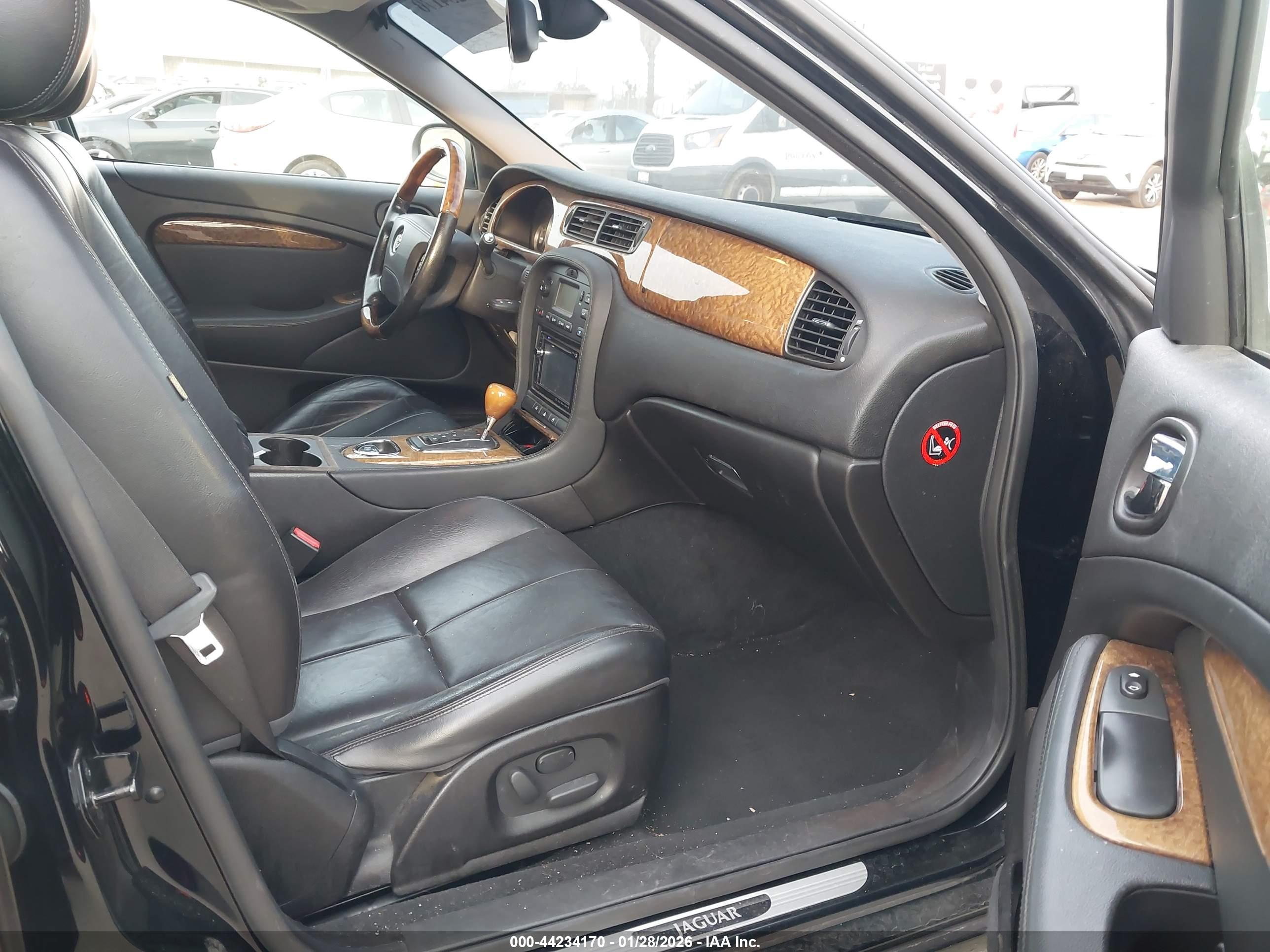 JAGUAR S-TYPE image 5