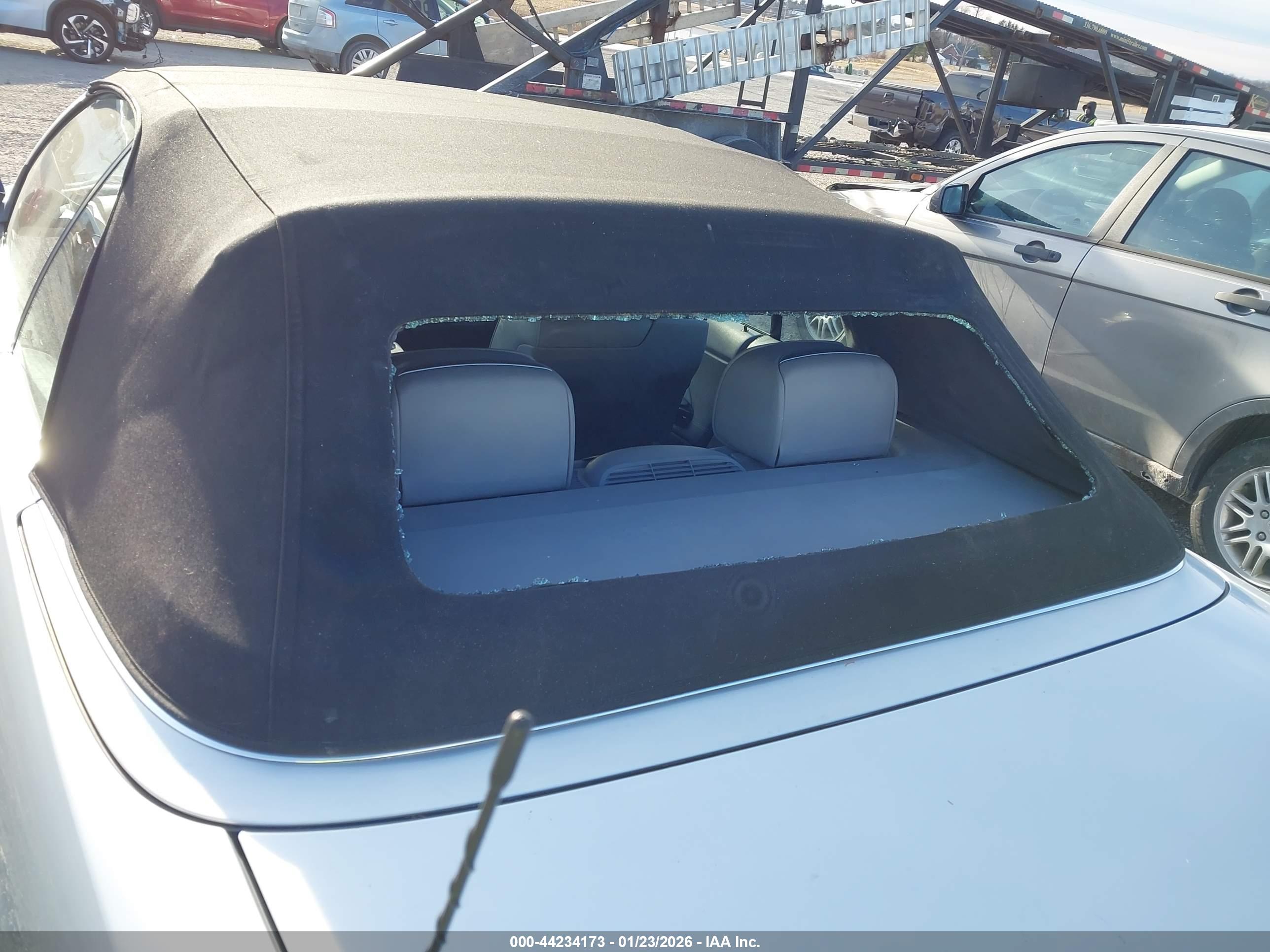 BMW 330CI image 6