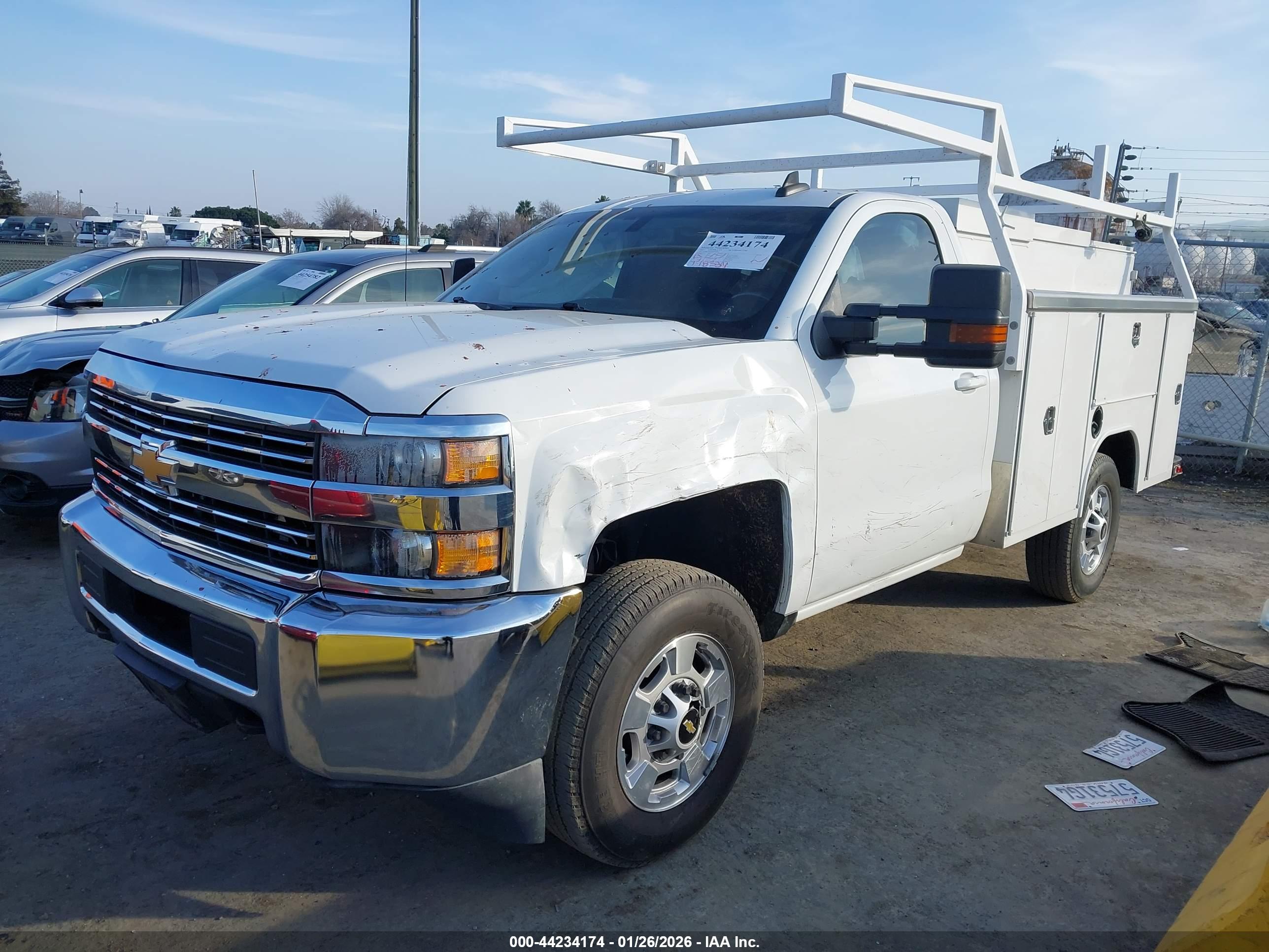 CHEVROLET SILVERADO image 2