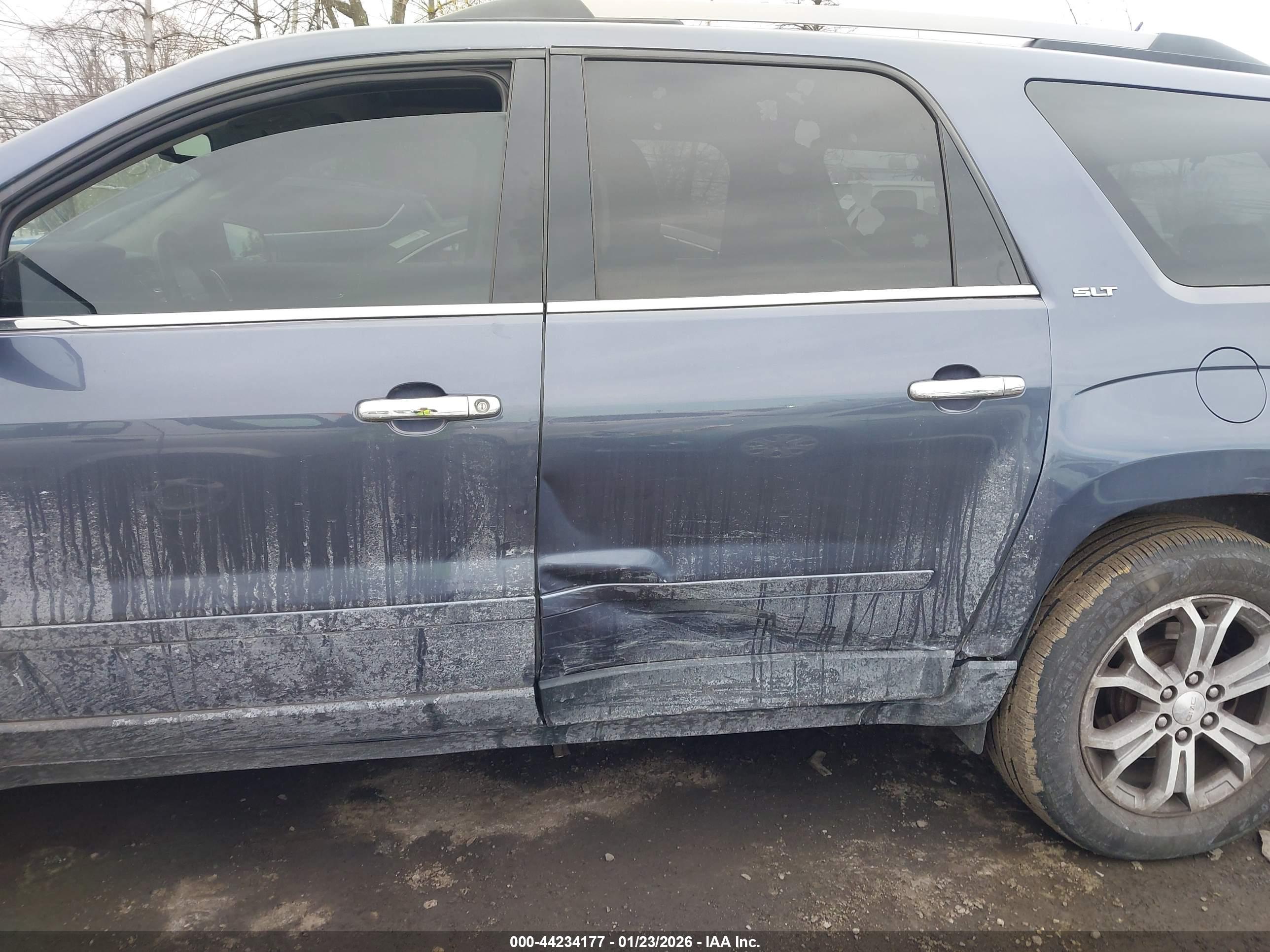 GMC ACADIA image 6