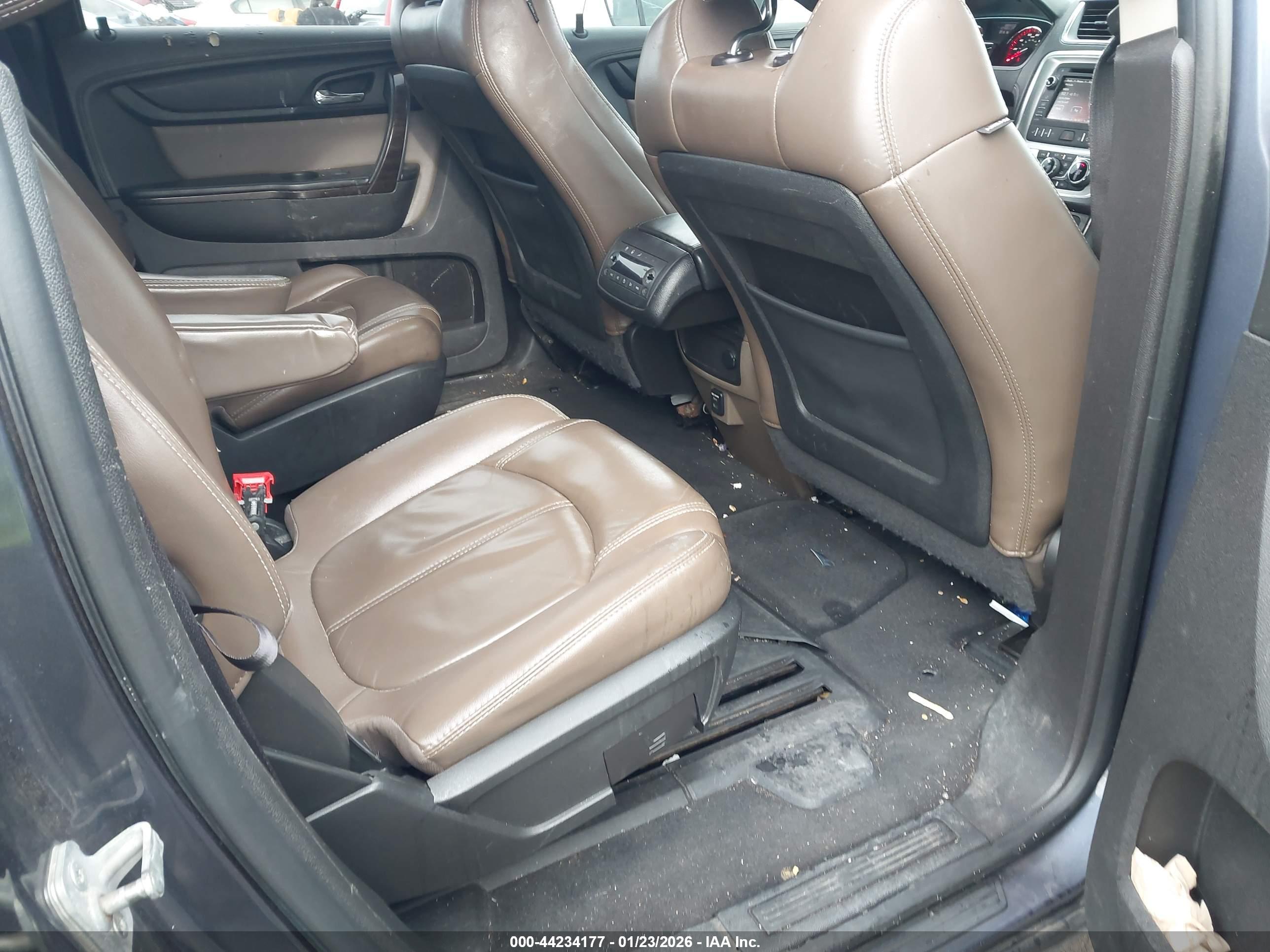 GMC ACADIA image 8