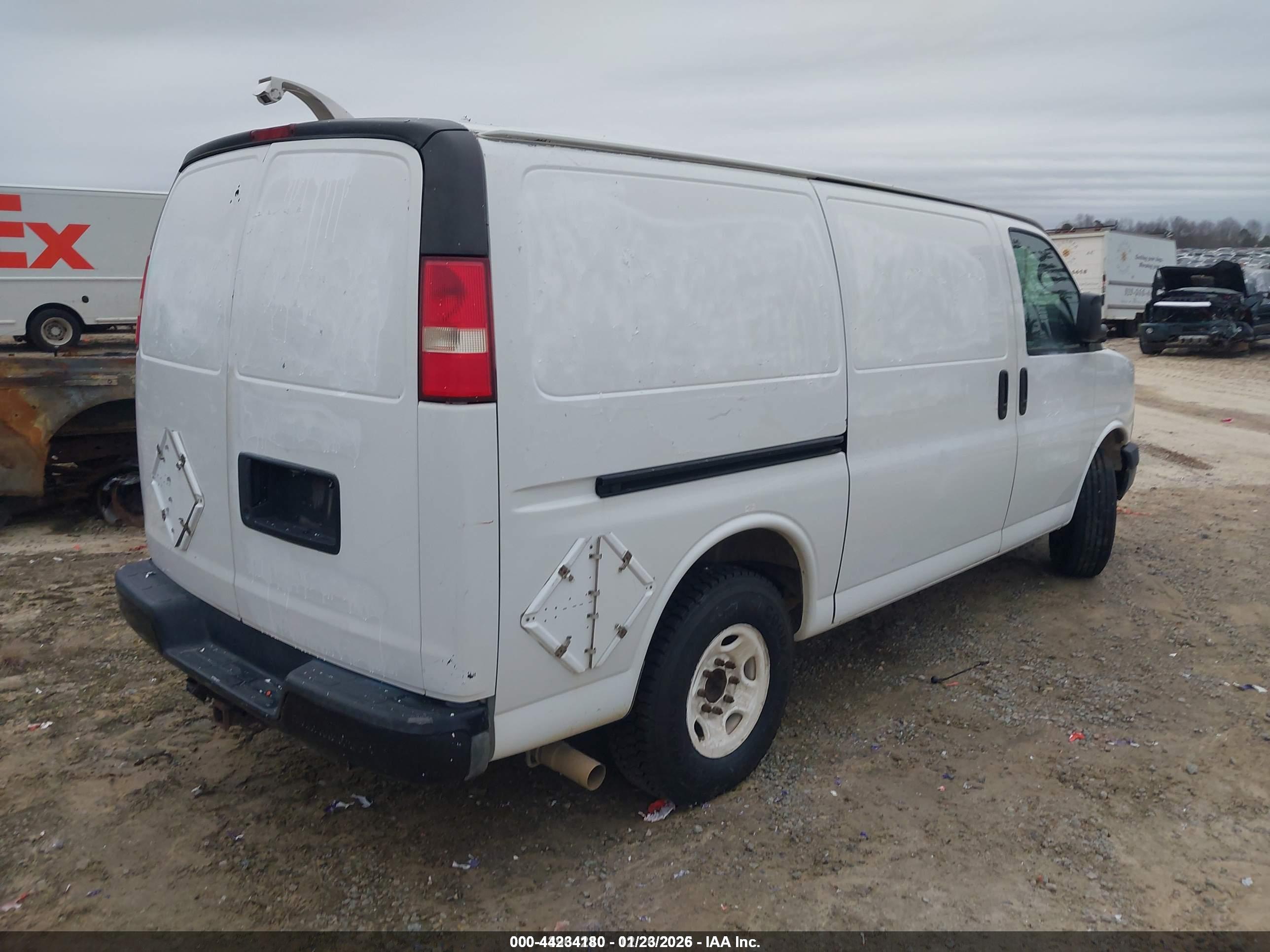 CHEVROLET EXPRESS image 4