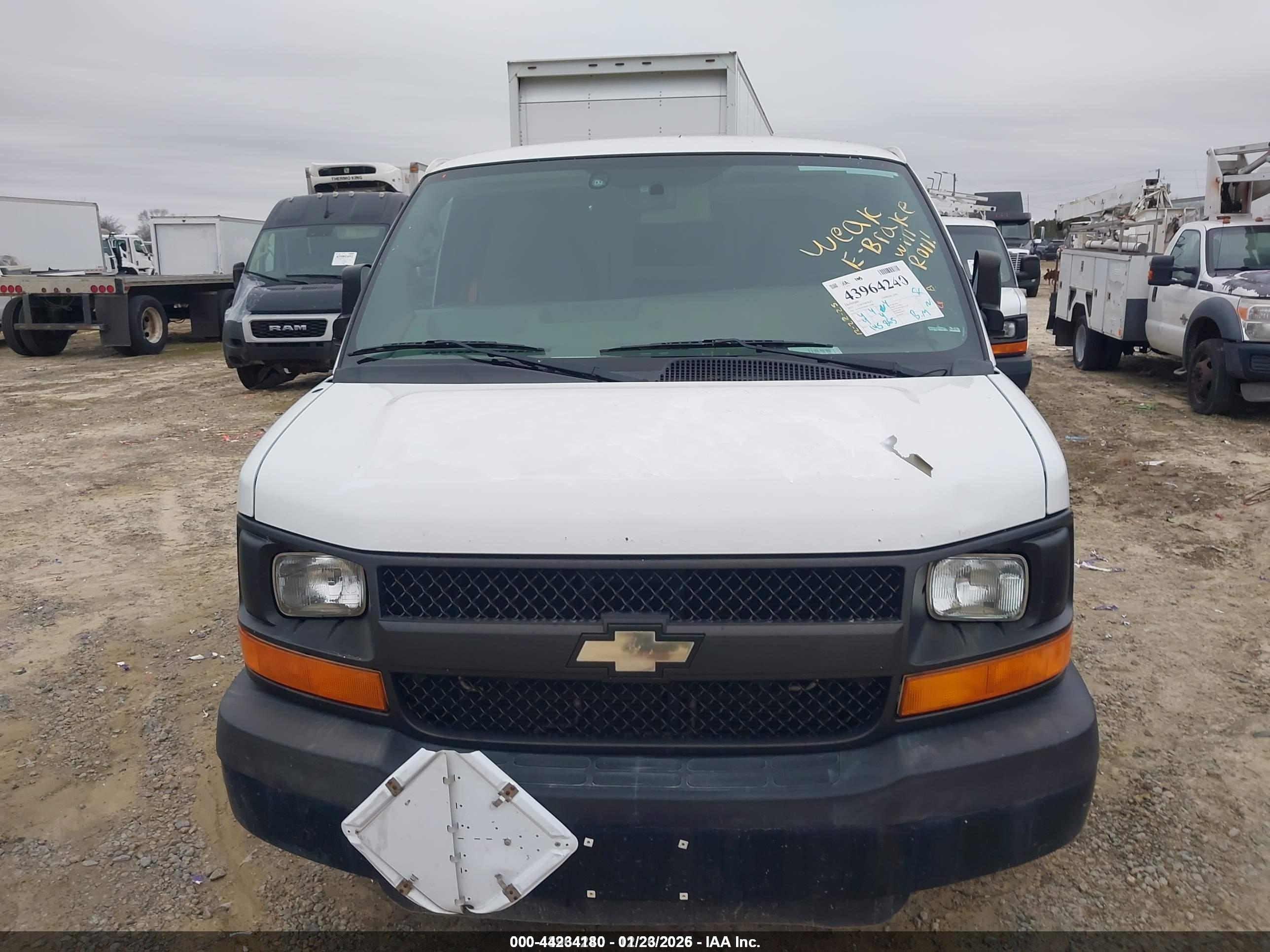CHEVROLET EXPRESS image 6