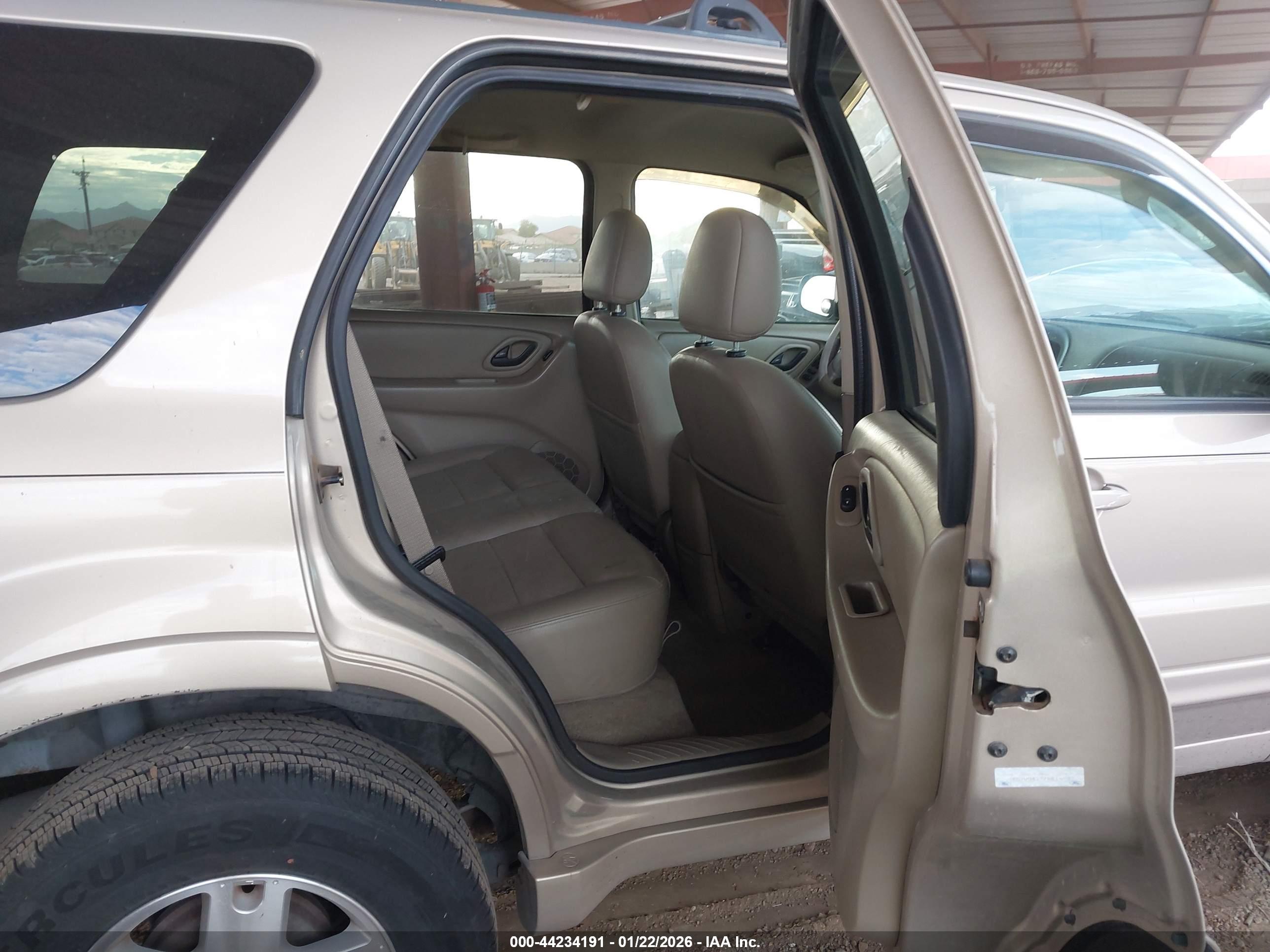 FORD ESCAPE image 8