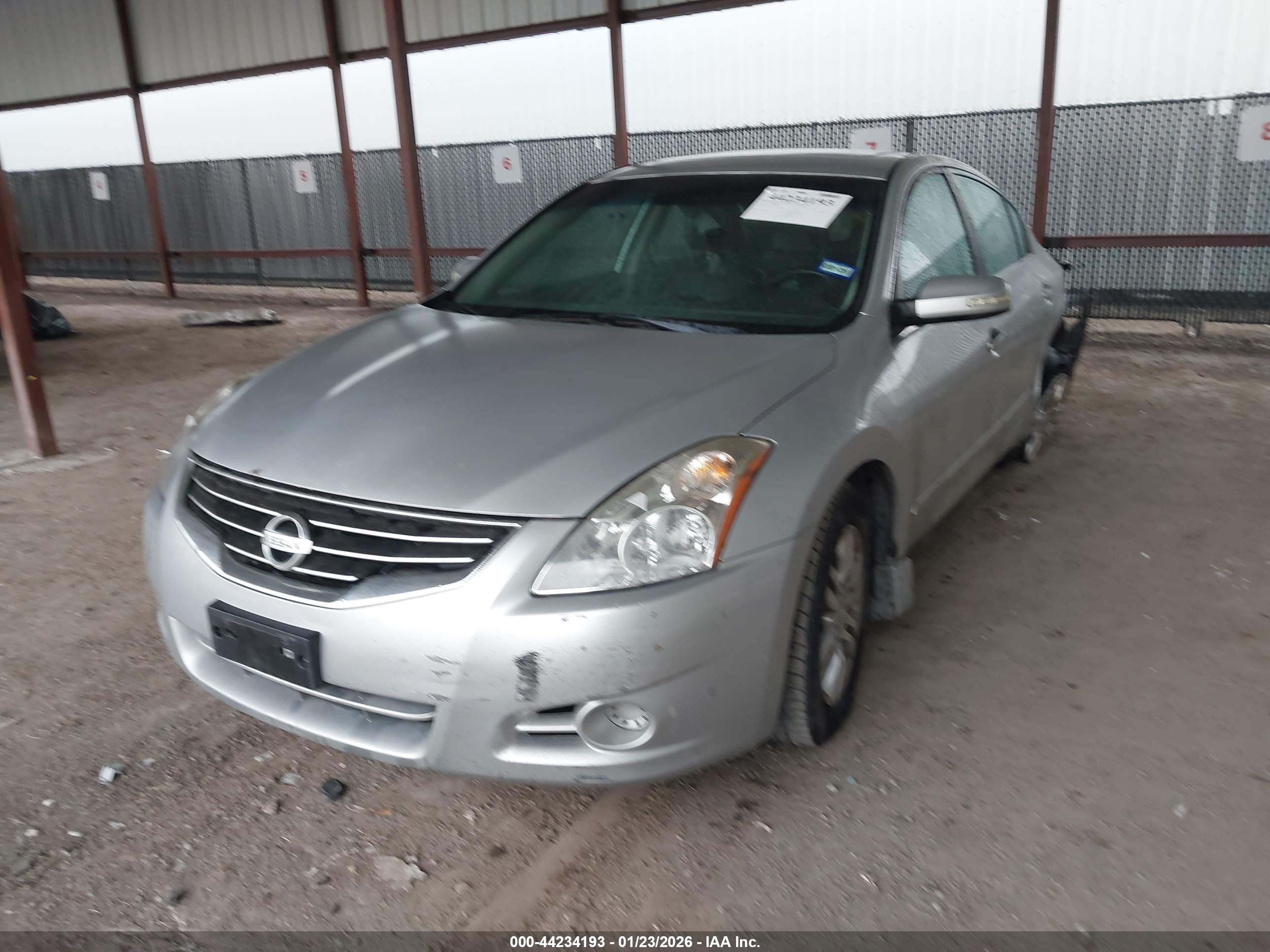 NISSAN ALTIMA image 2