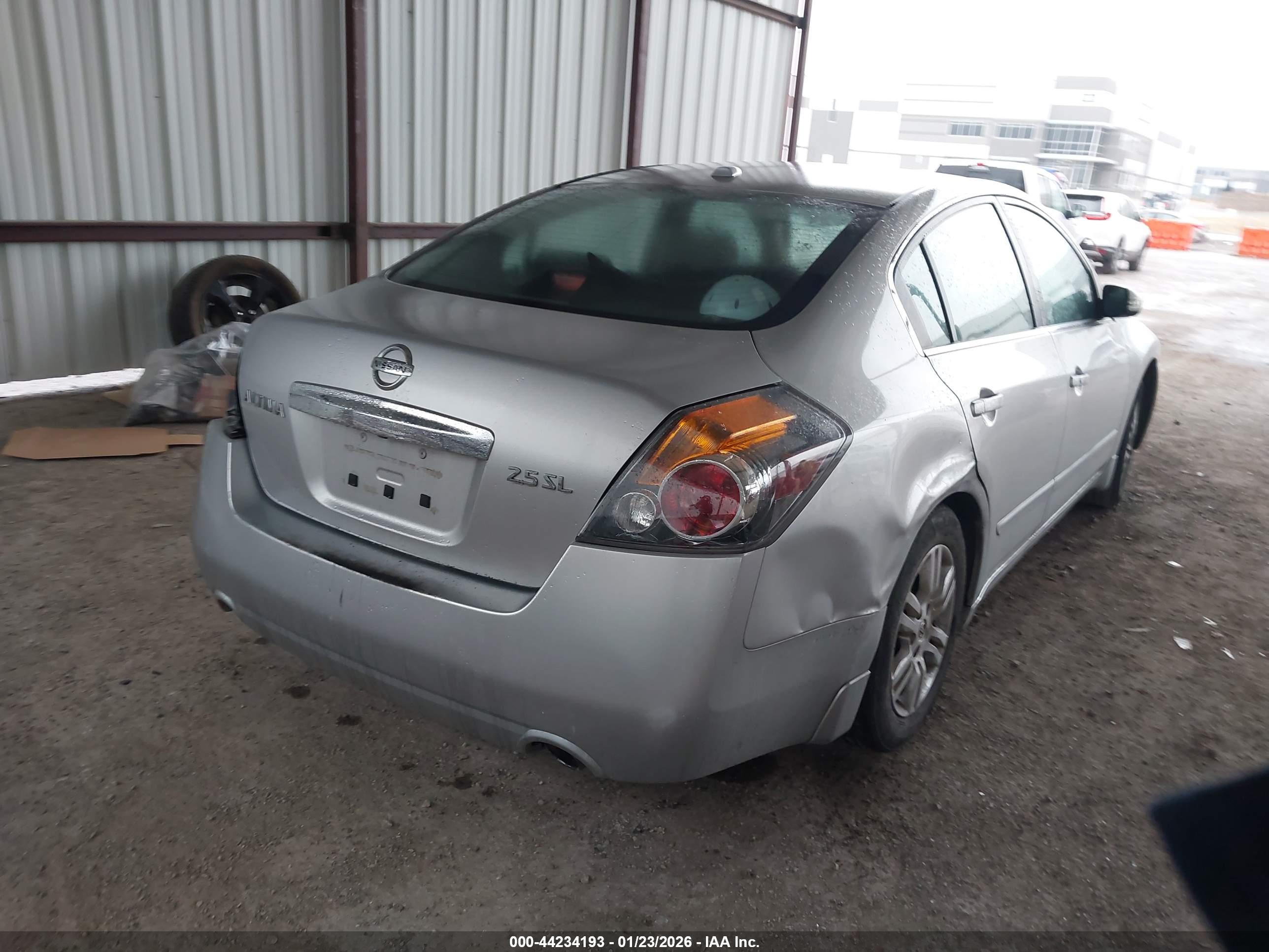 NISSAN ALTIMA image 4