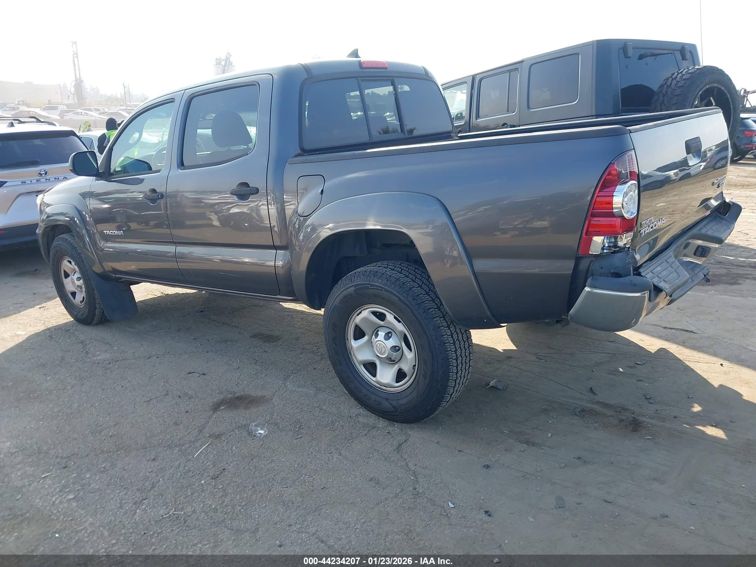 TOYOTA TACOMA image 3