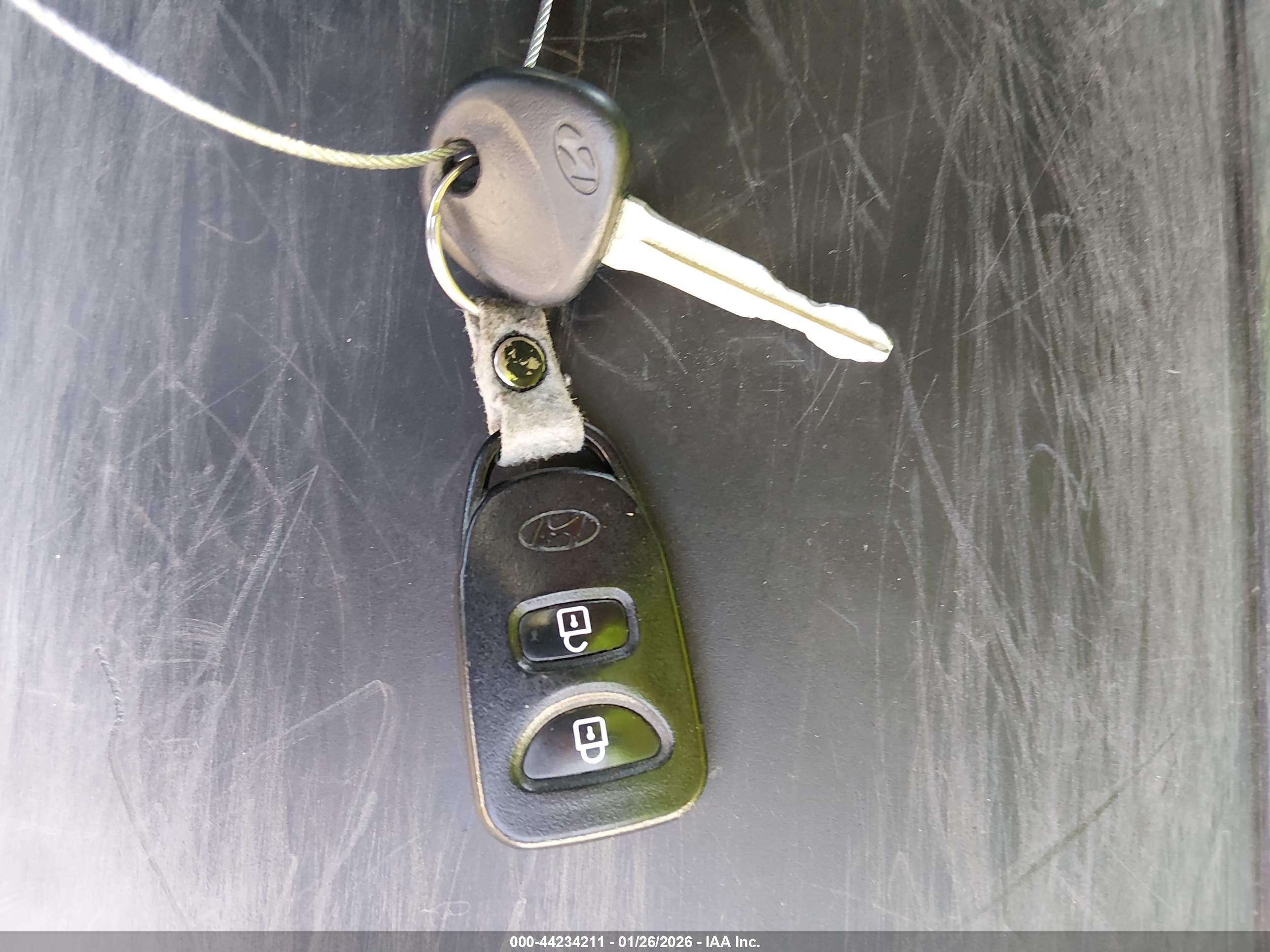 HYUNDAI TUCSON image 11