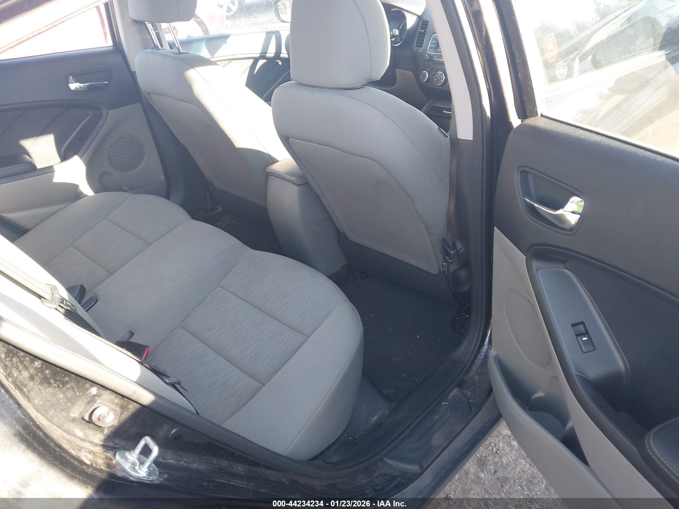 KIA FORTE image 8