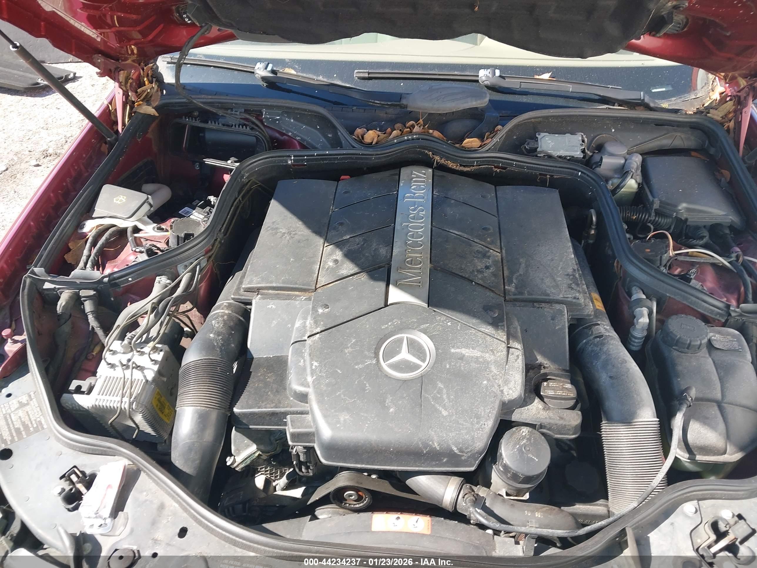MERCEDES-BENZ E image 10