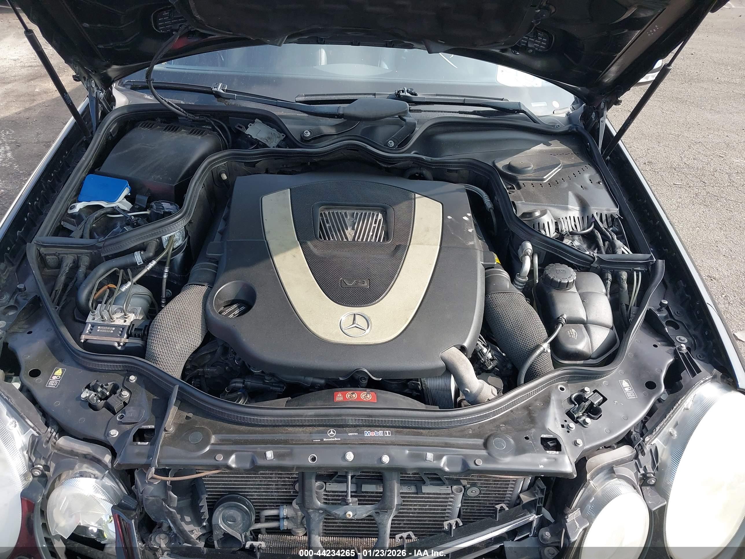 MERCEDES-BENZ E image 10