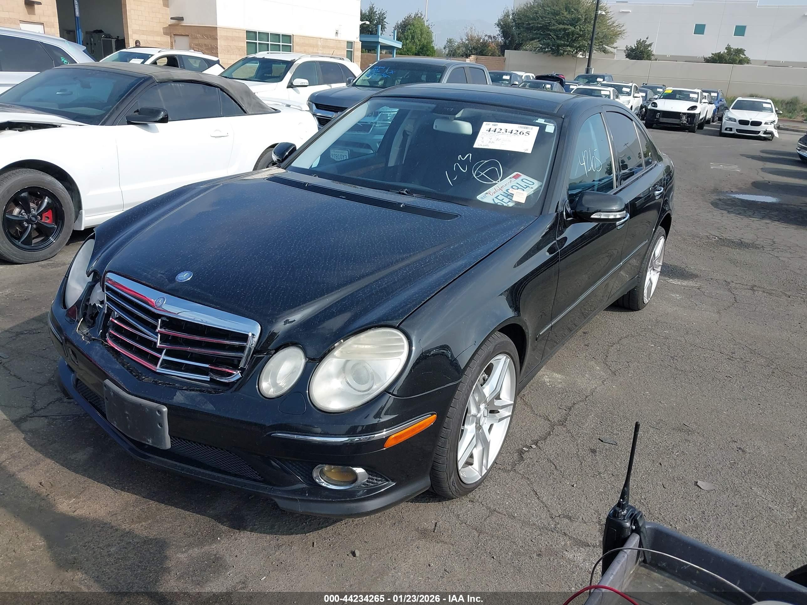 MERCEDES-BENZ E image 2