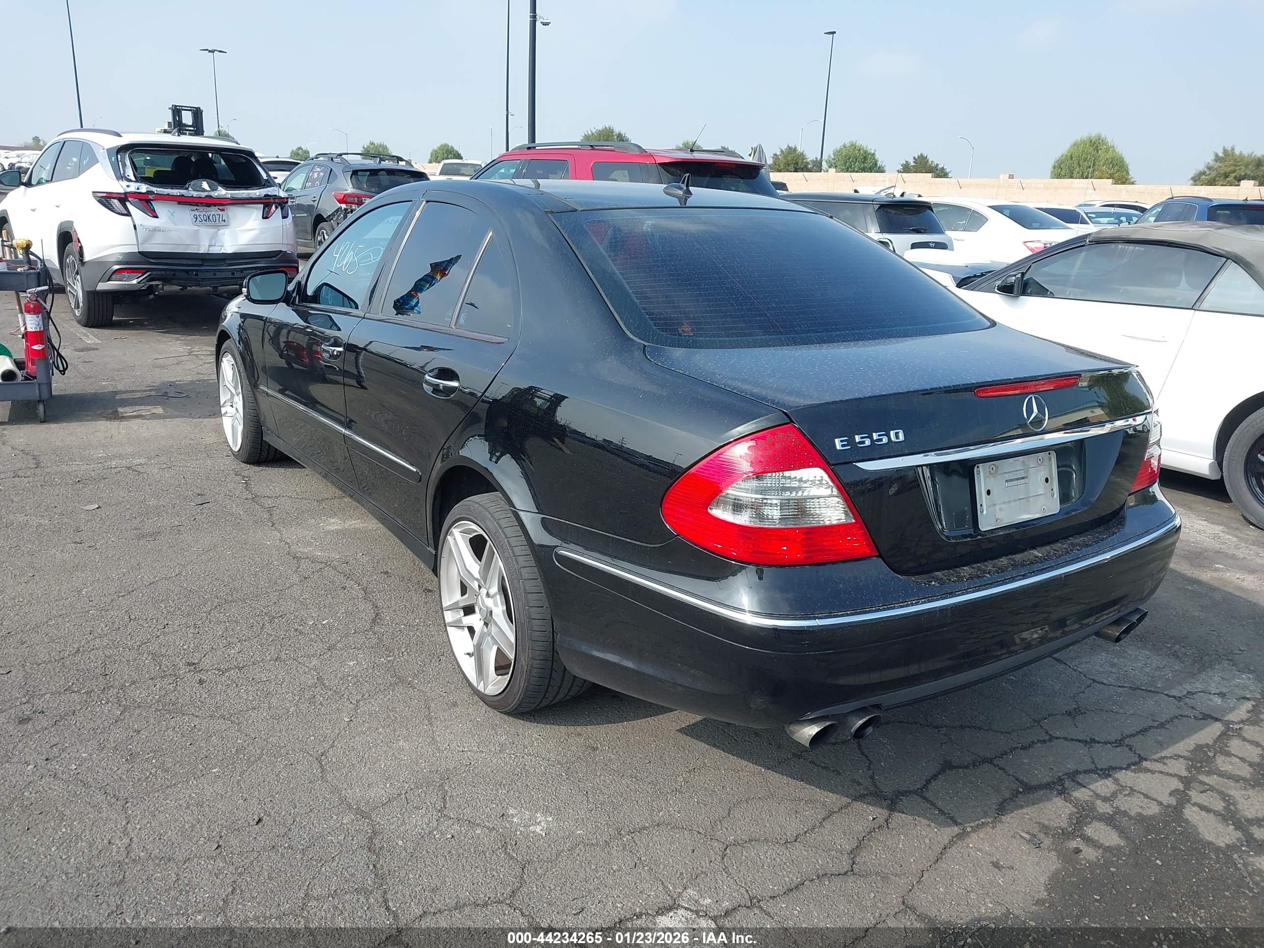 MERCEDES-BENZ E image 3