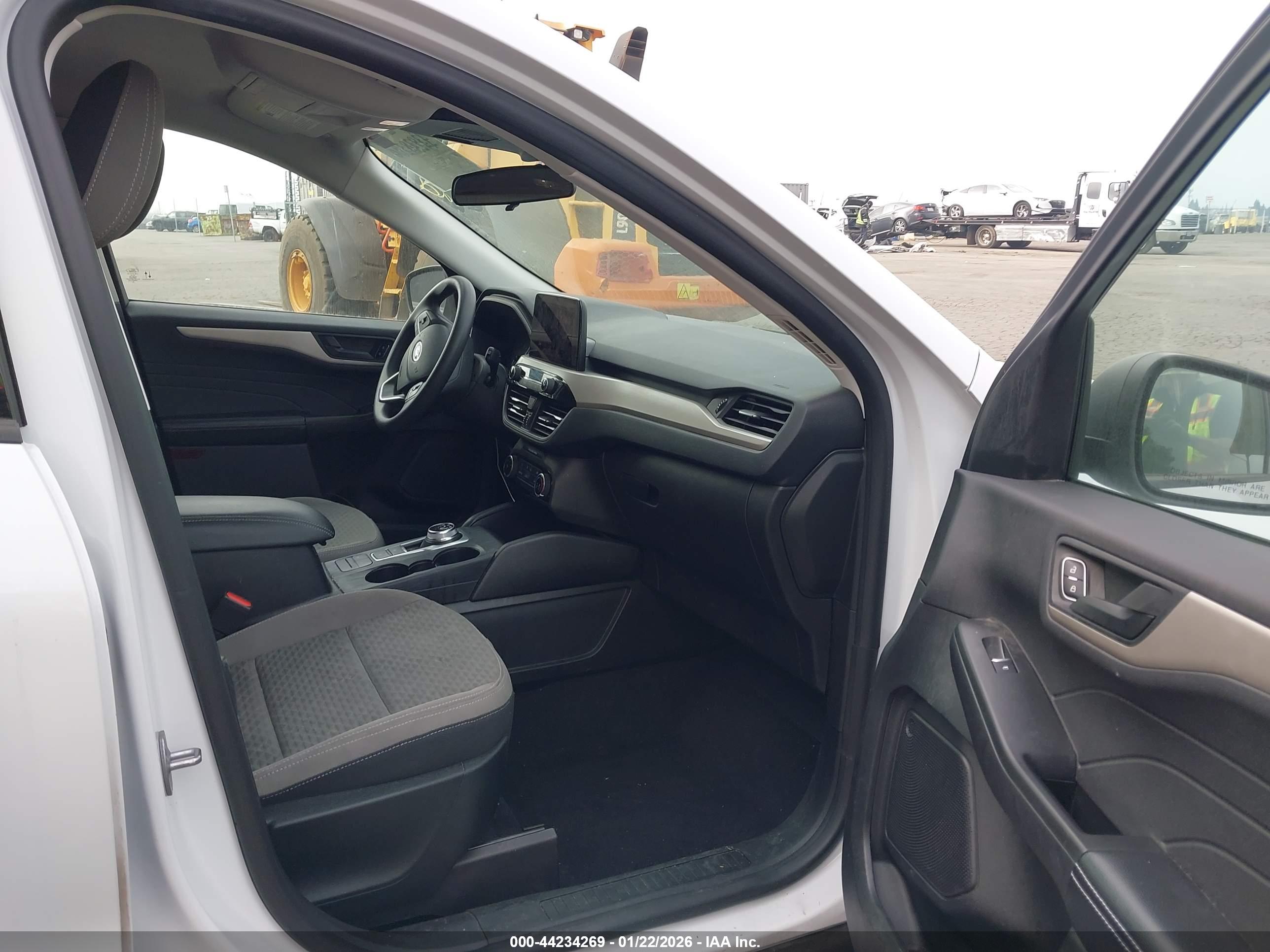 FORD ESCAPE image 5