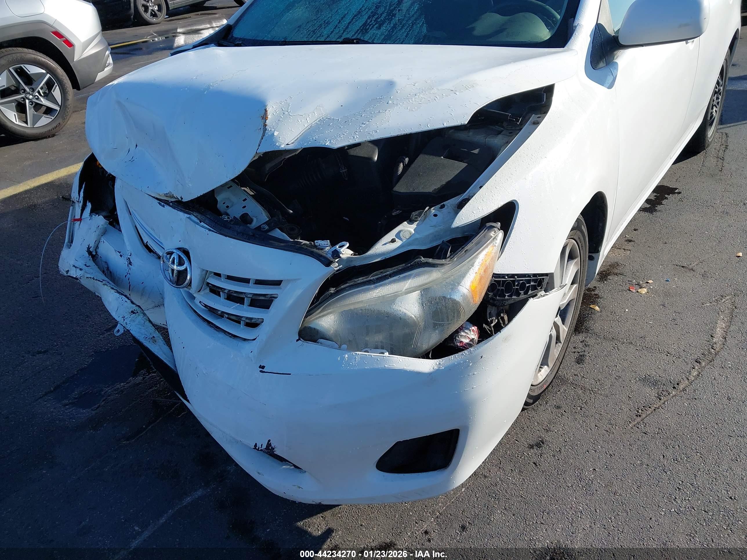 TOYOTA COROLLA image 6