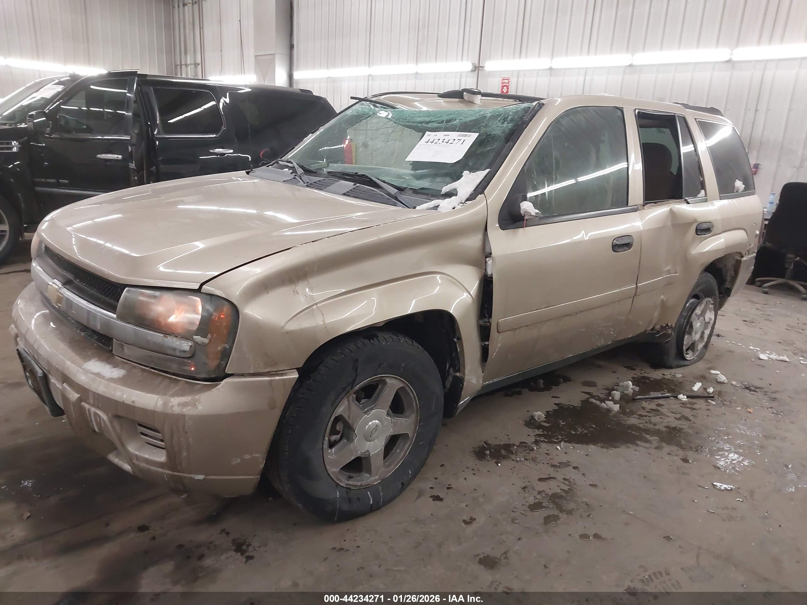 CHEVROLET TRAILBLAZER image 2