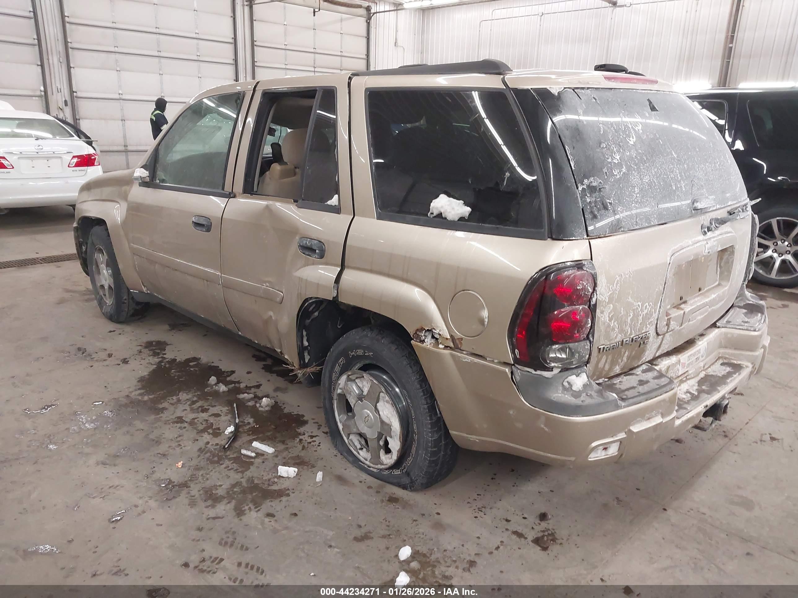 CHEVROLET TRAILBLAZER image 3