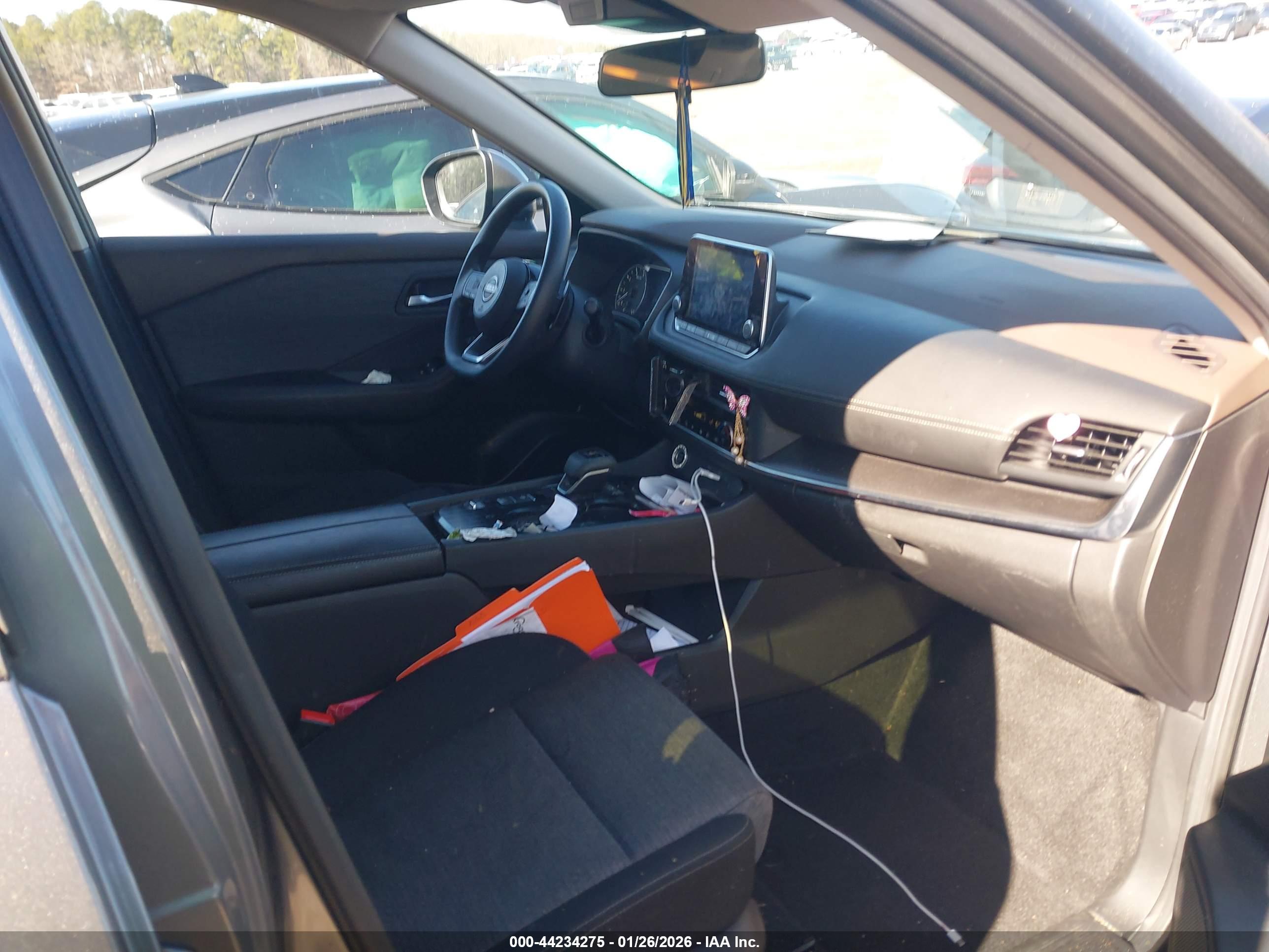 NISSAN ROGUE image 5