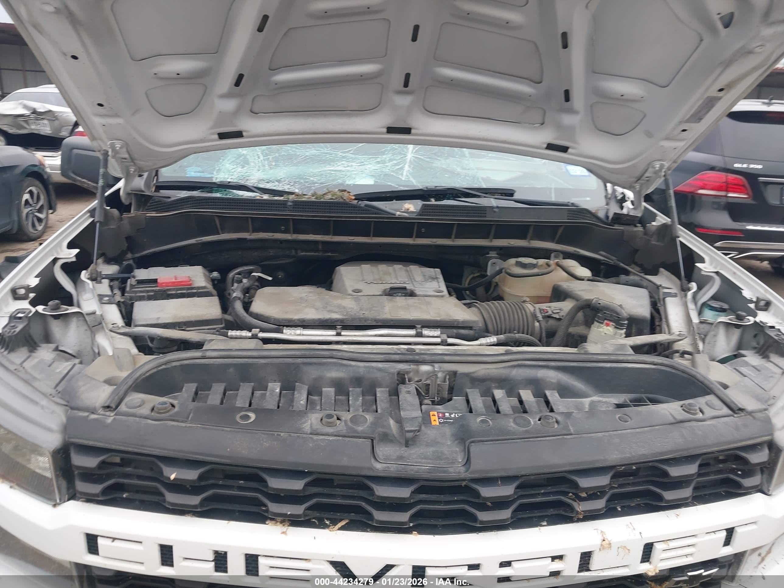CHEVROLET SILVERADO image 10