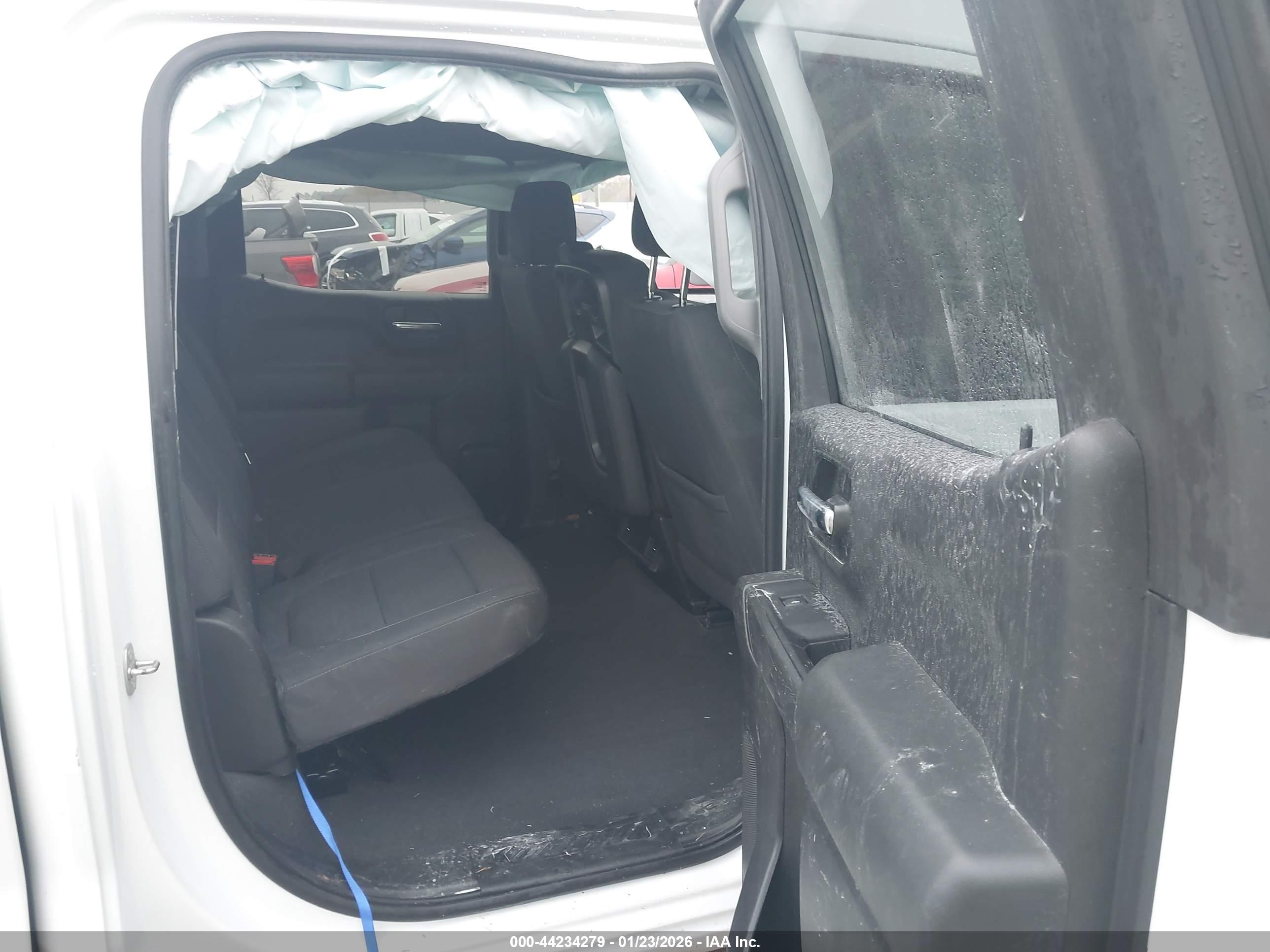 CHEVROLET SILVERADO image 8