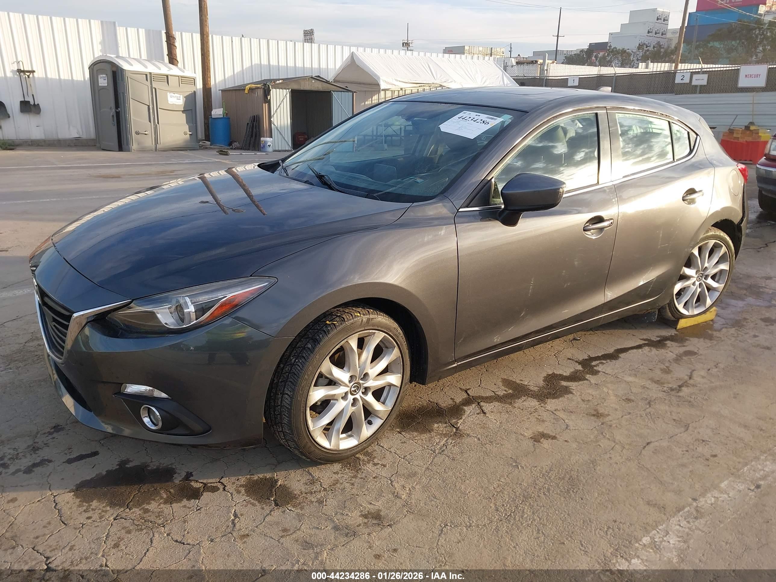 MAZDA MAZDA3 image 2