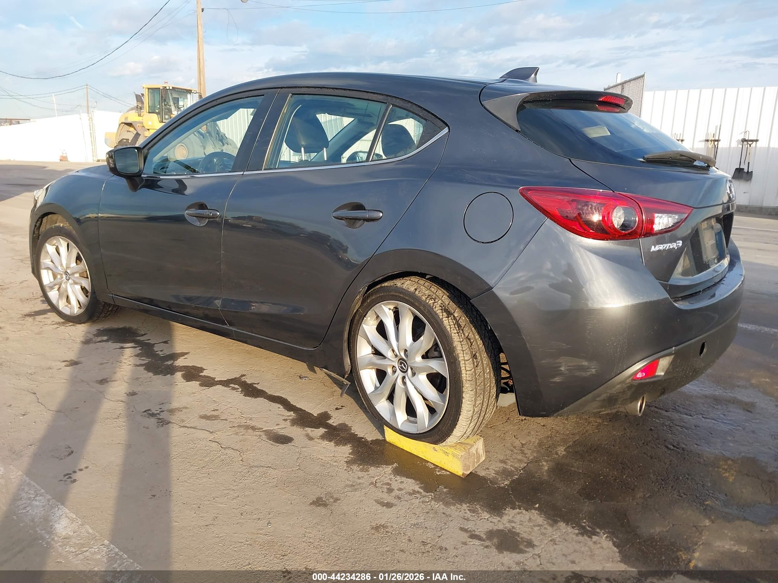 MAZDA MAZDA3 image 3