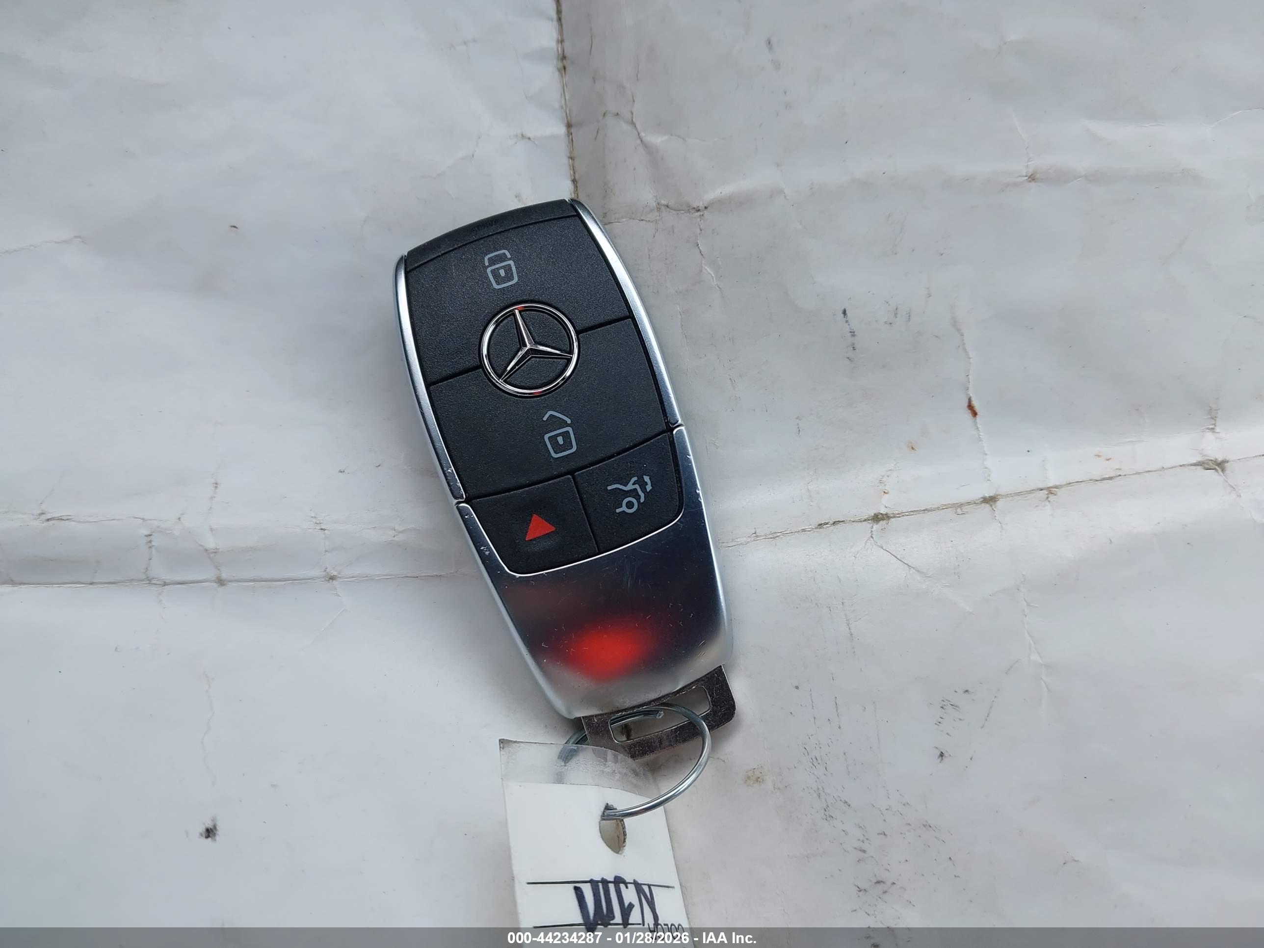 MERCEDES-BENZ EQB image 11