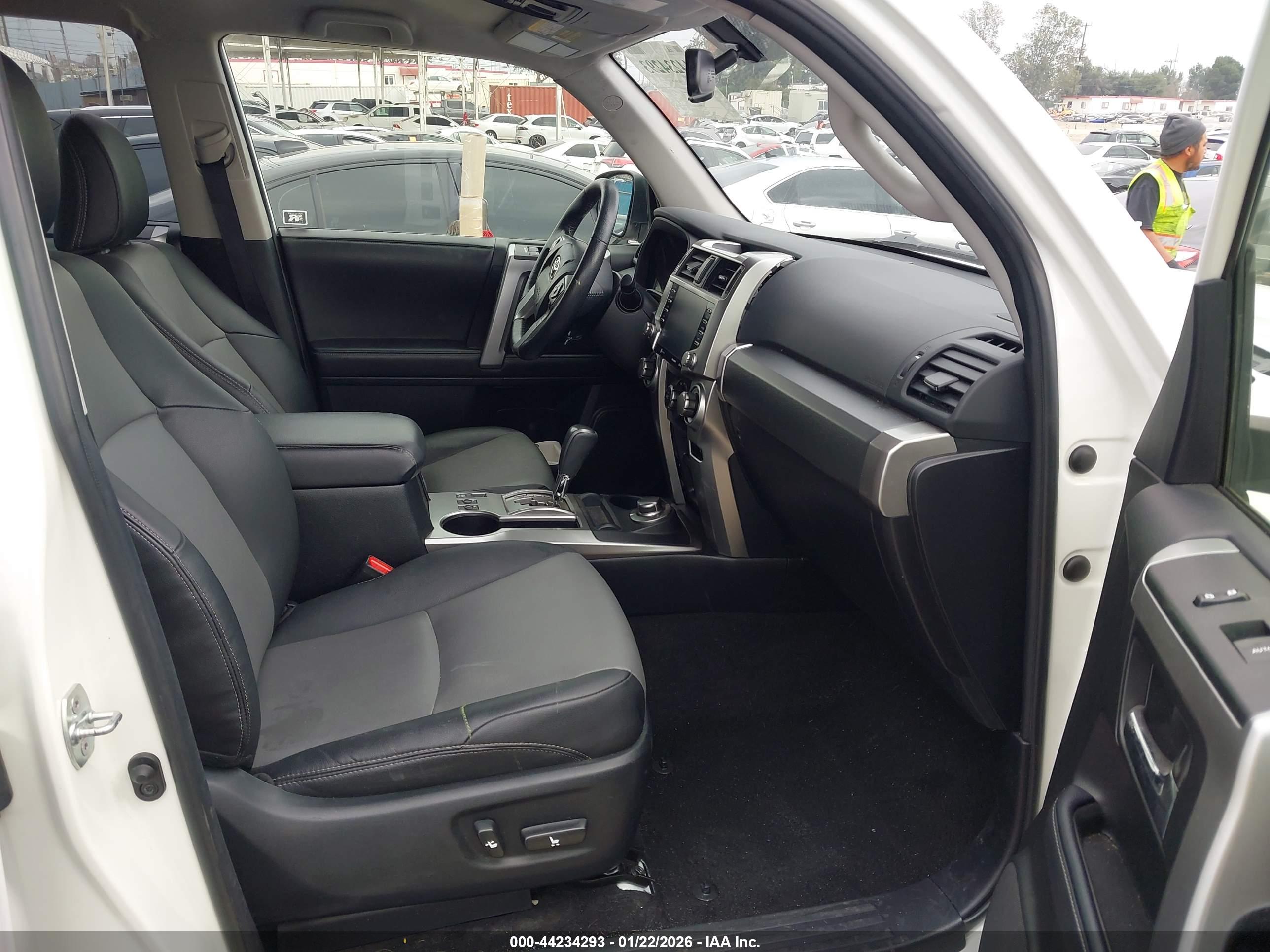 TOYOTA 4RUNNER image 5