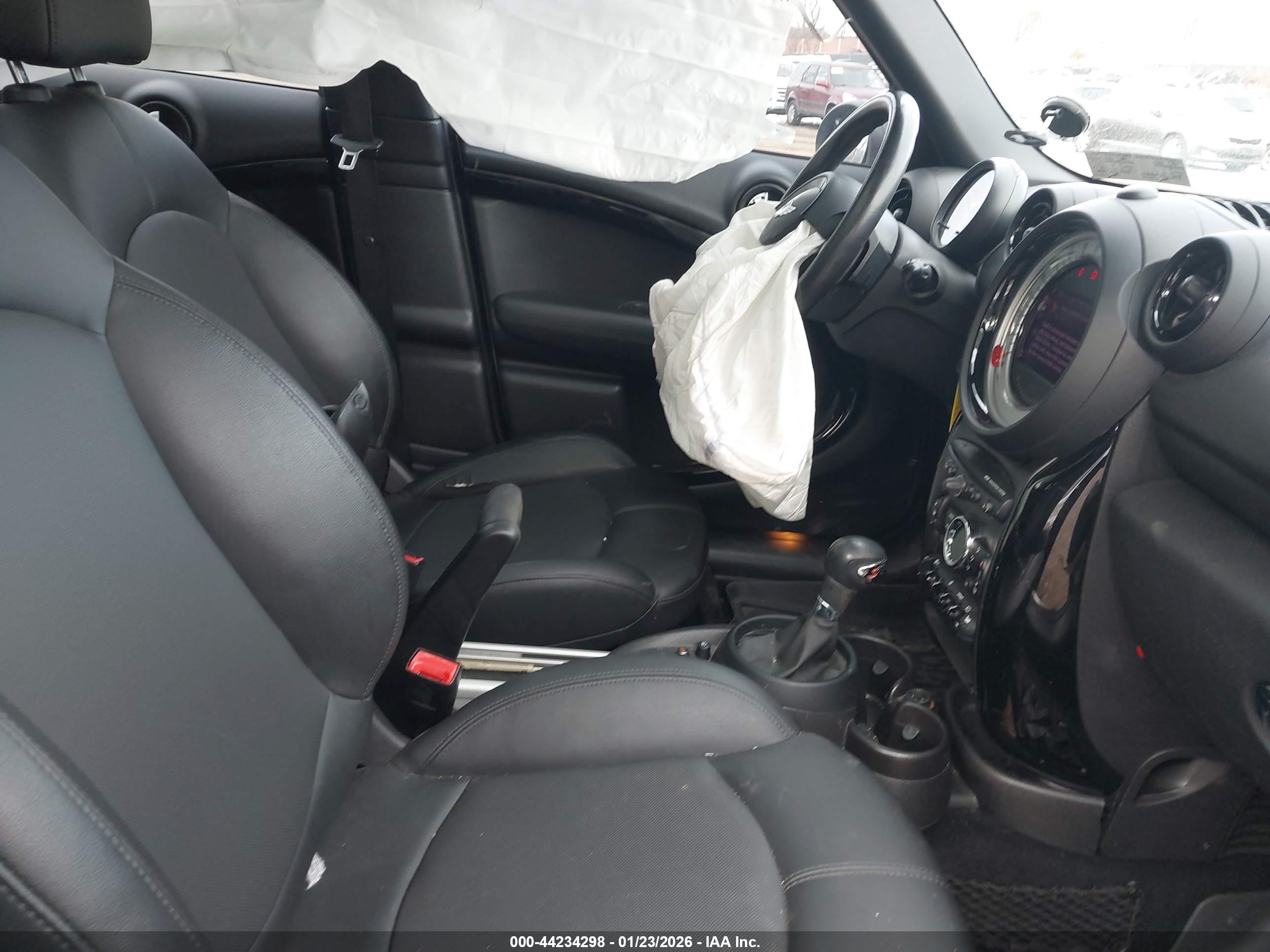 MINI COUNTRYMAN image 5