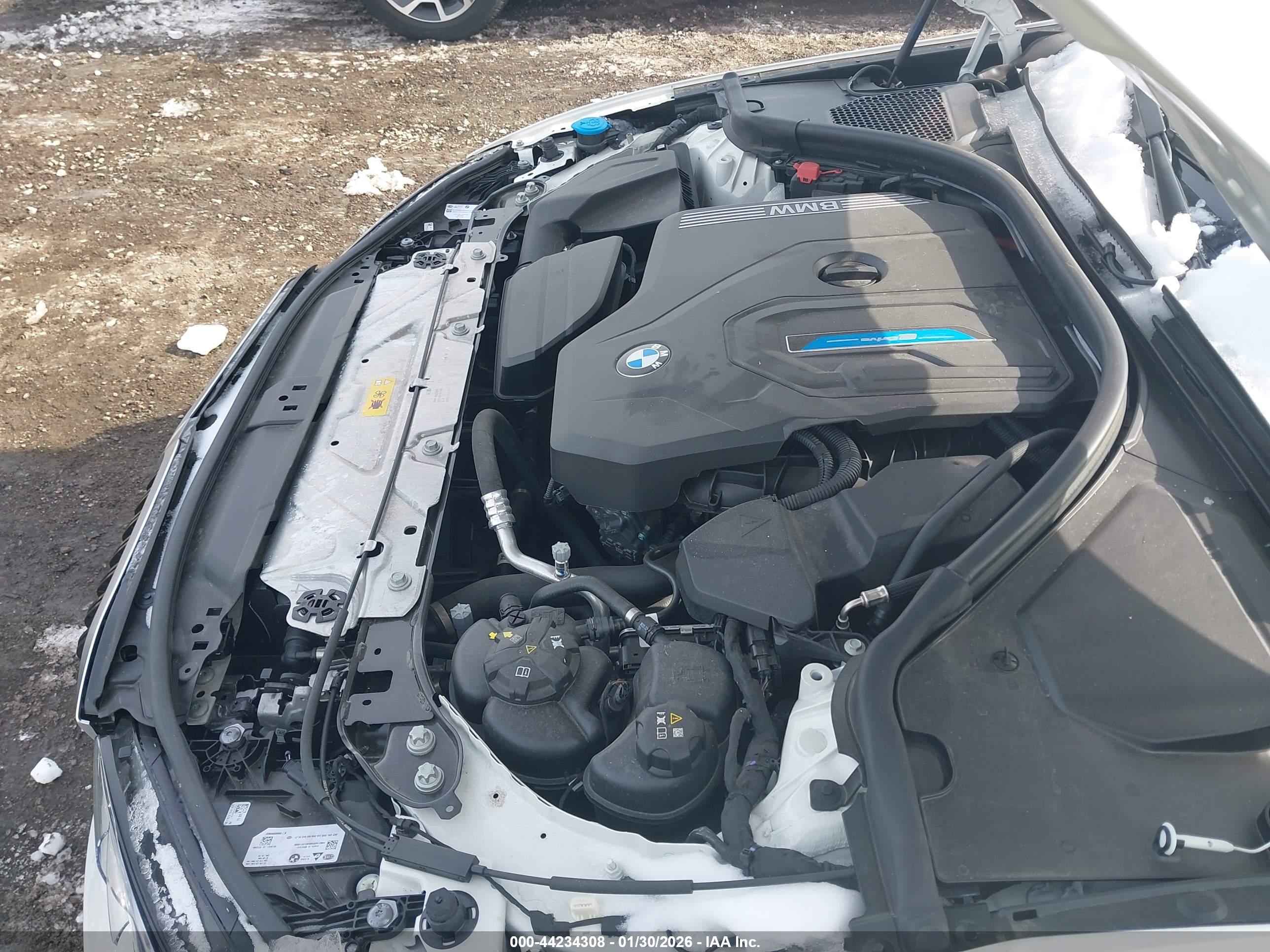 BMW 330E image 10