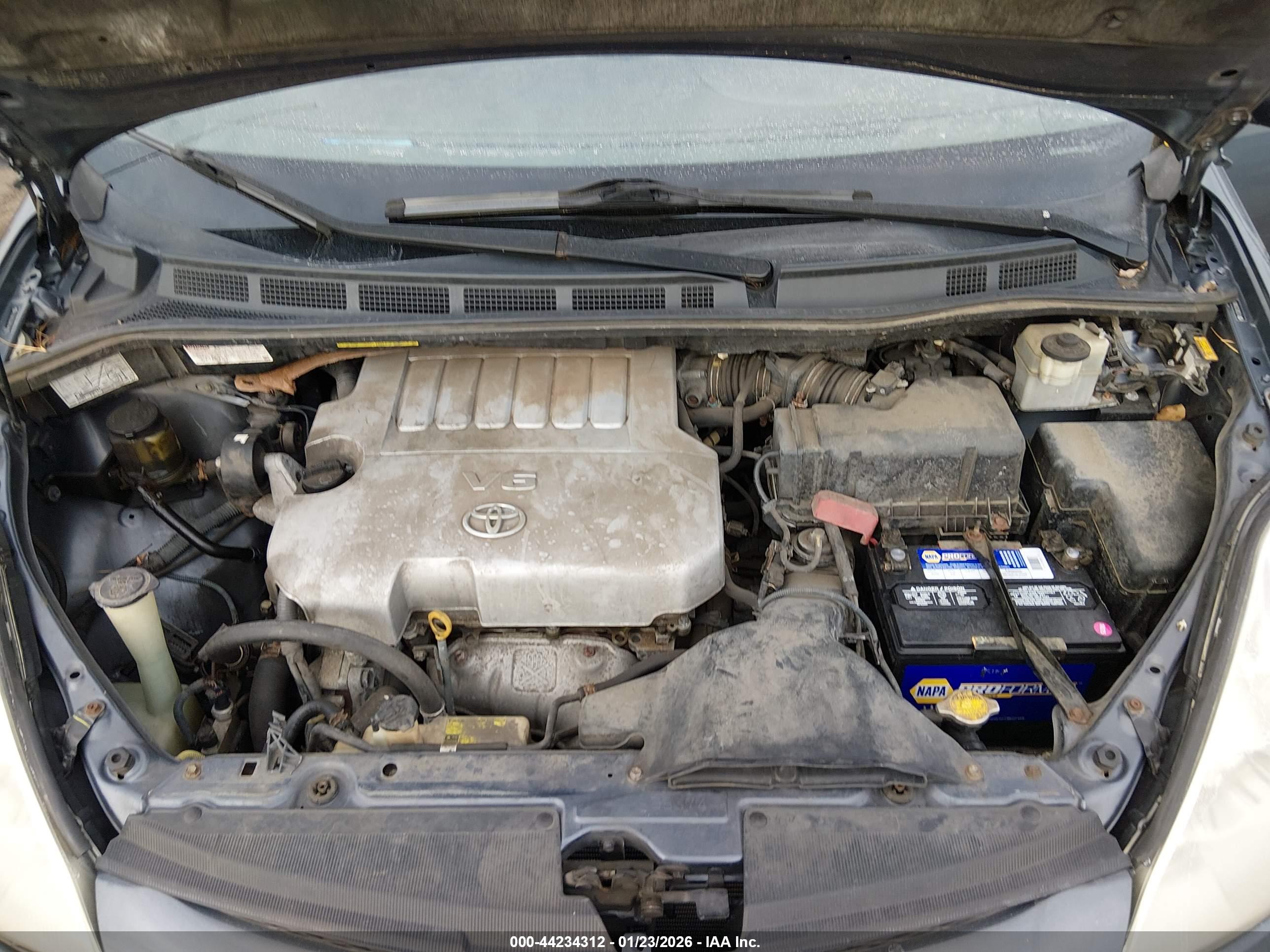 TOYOTA SIENNA image 10
