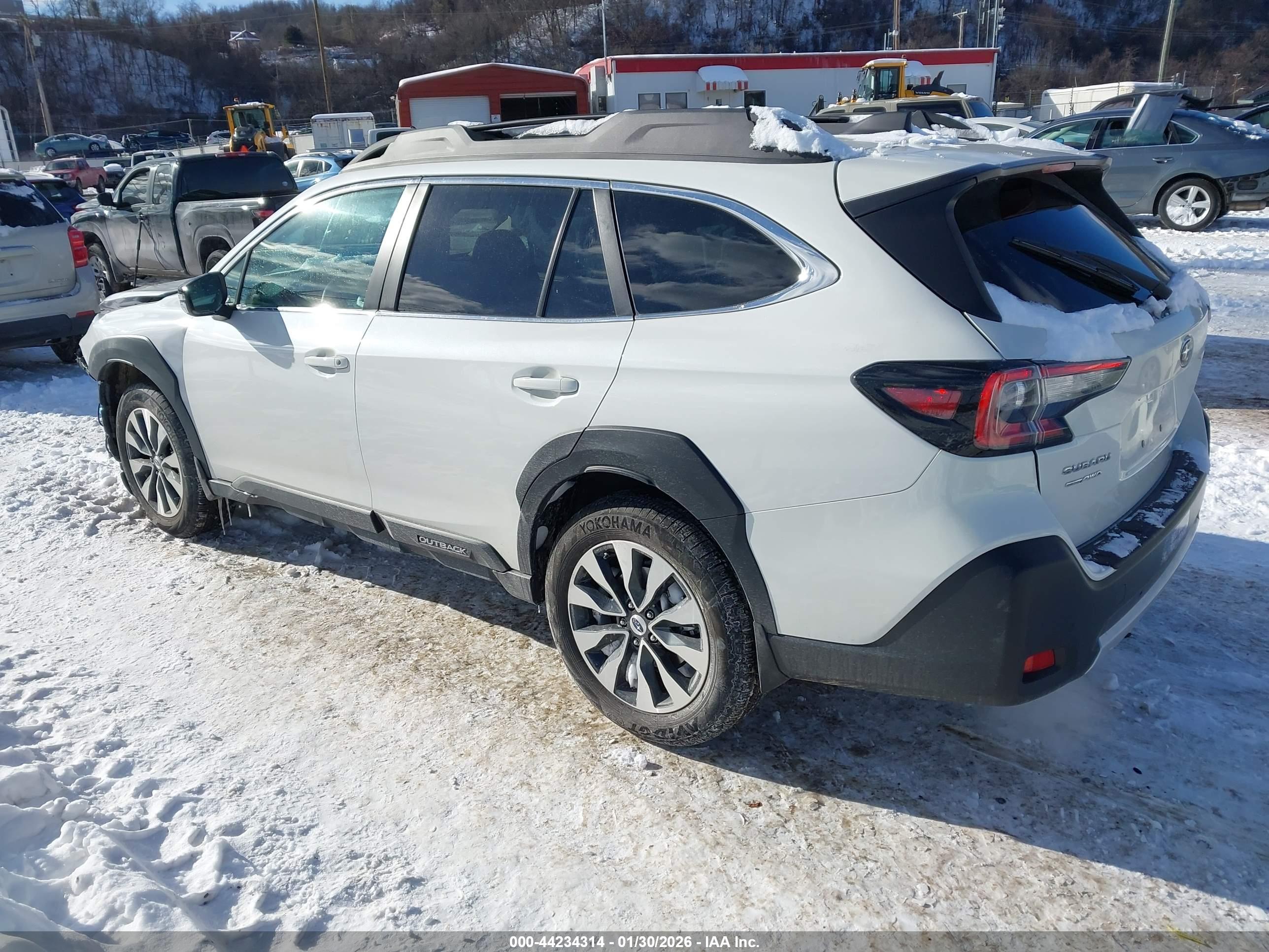 SUBARU OUTBACK image 3