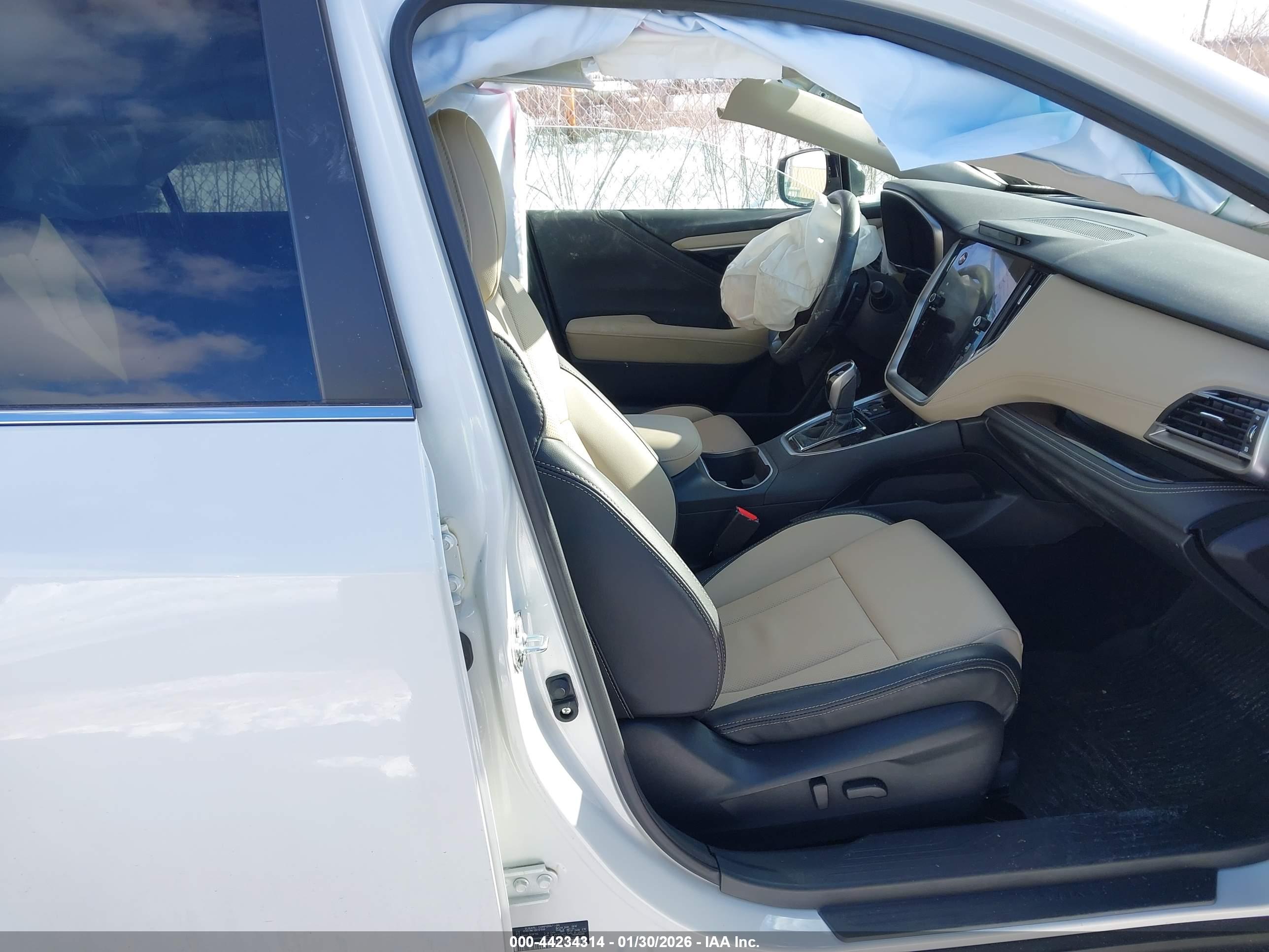 SUBARU OUTBACK image 5