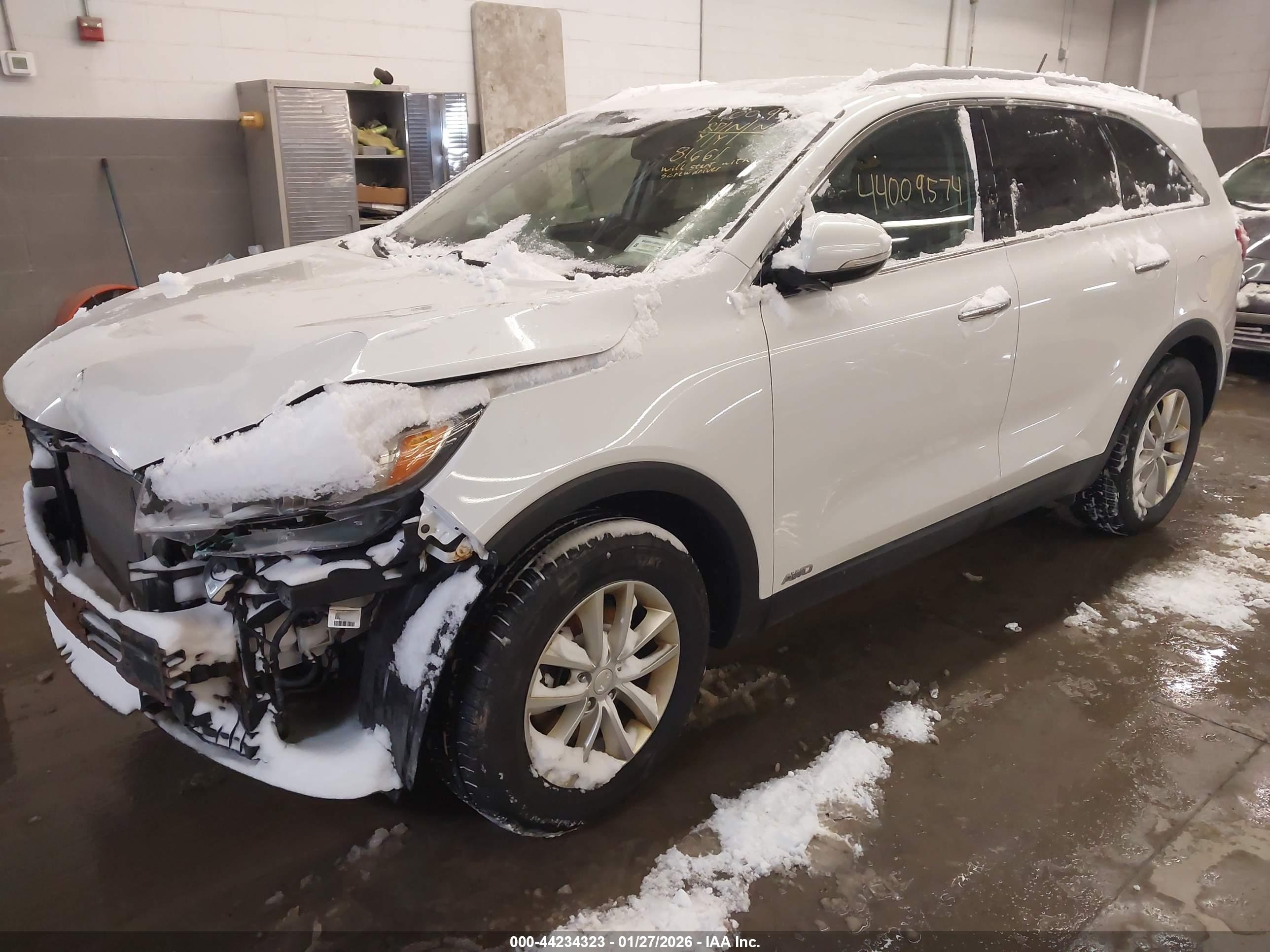 KIA SORENTO image 2