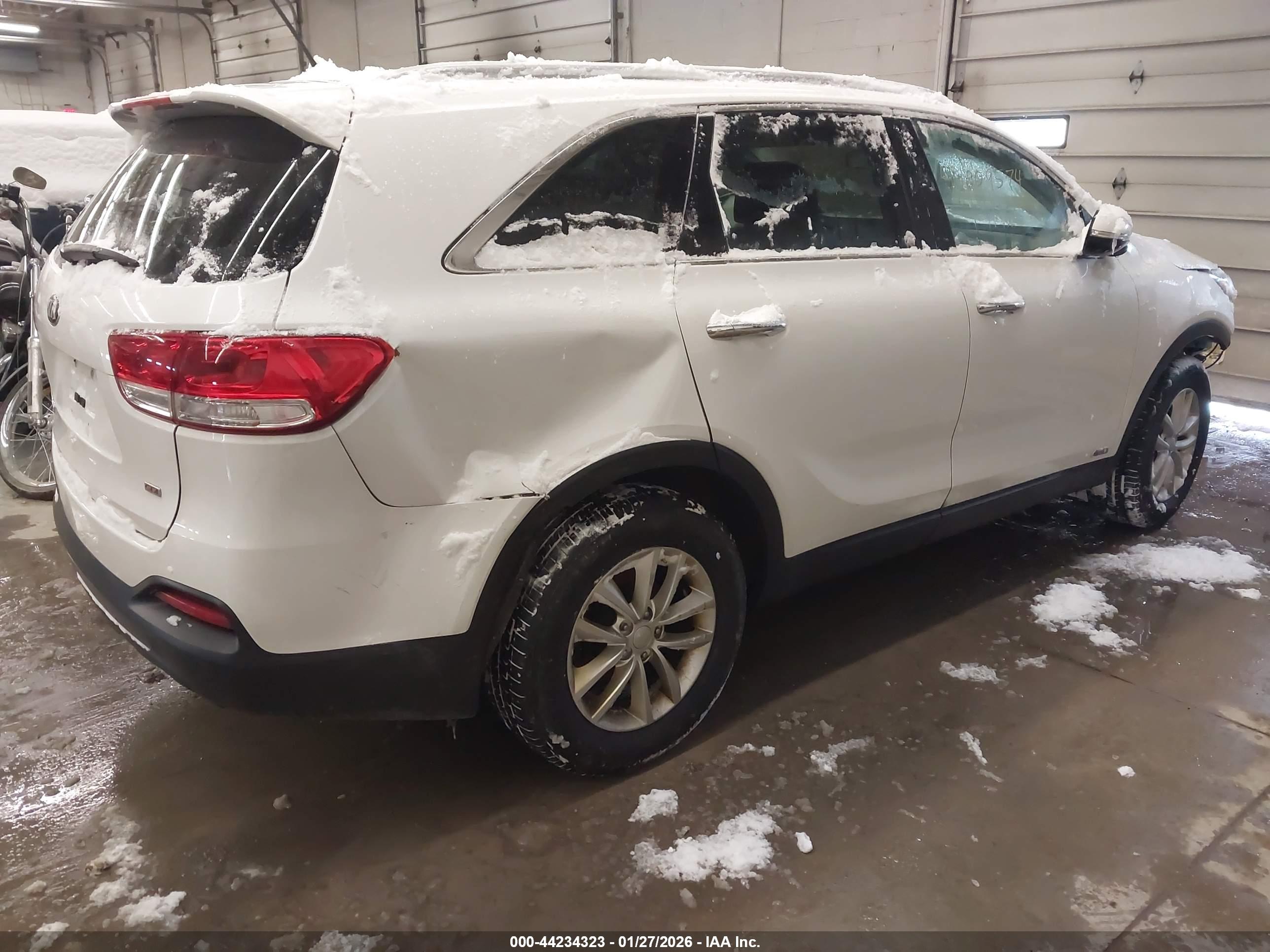 KIA SORENTO image 4