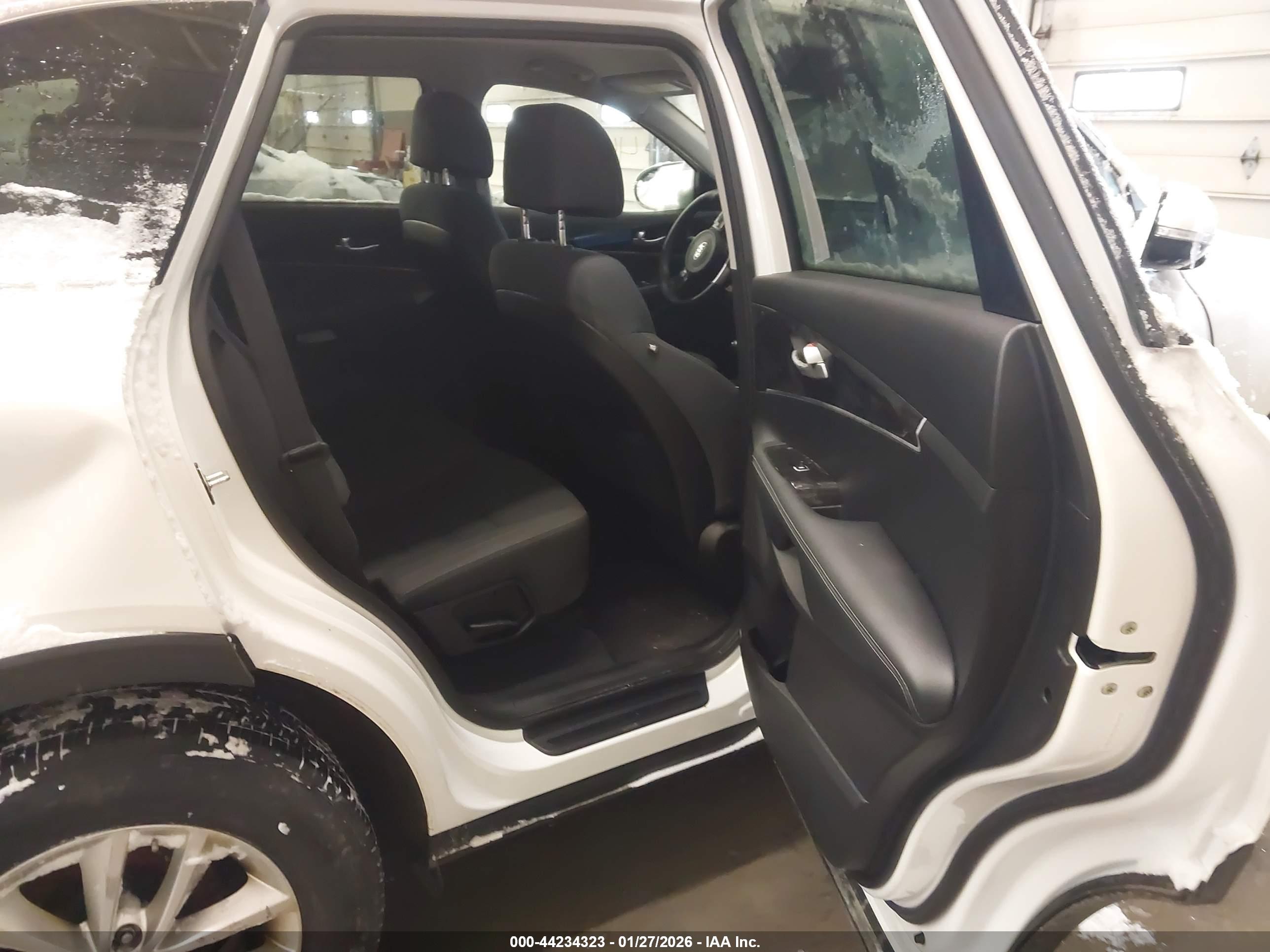 KIA SORENTO image 8