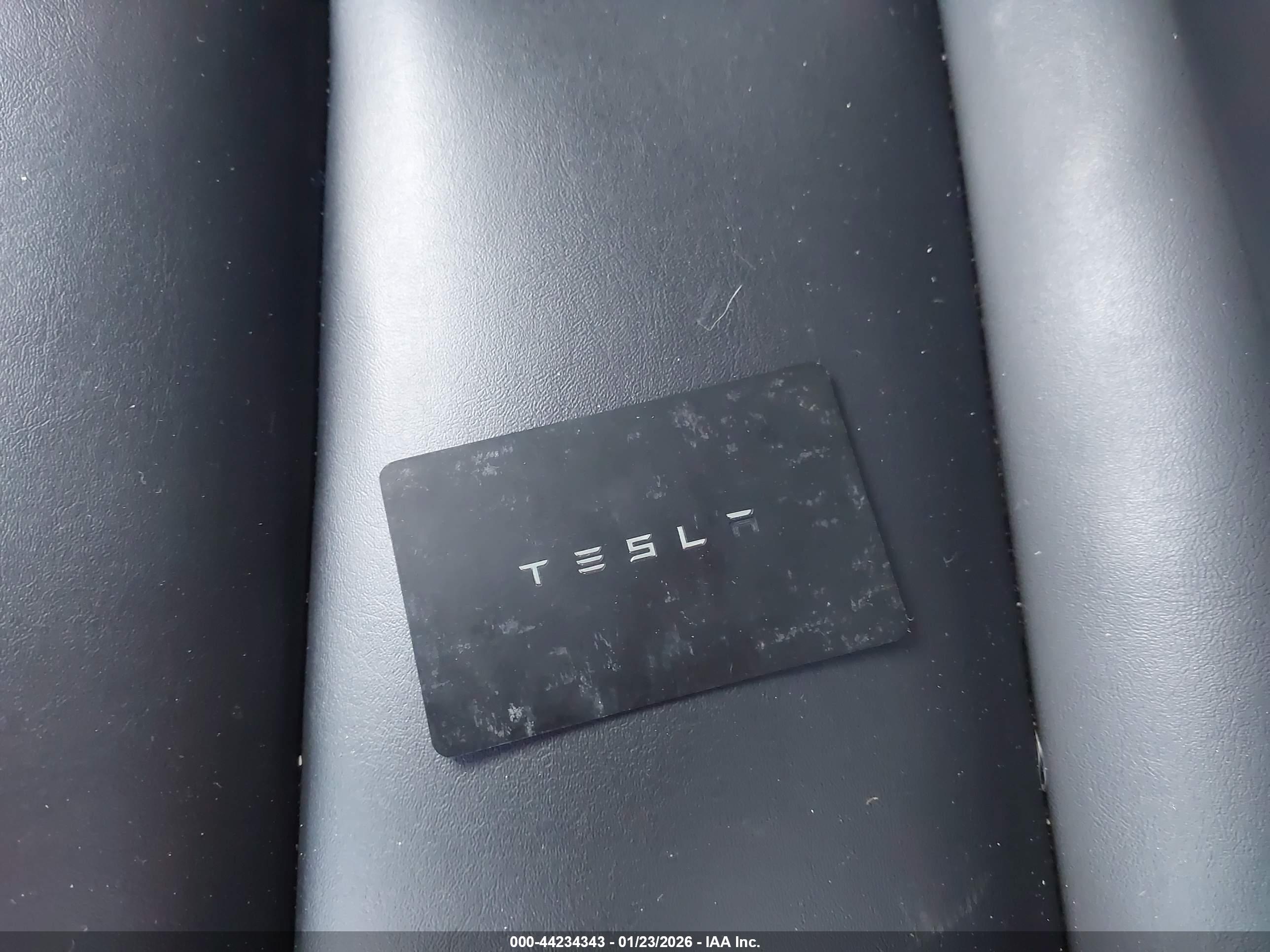 TESLA MODEL image 11