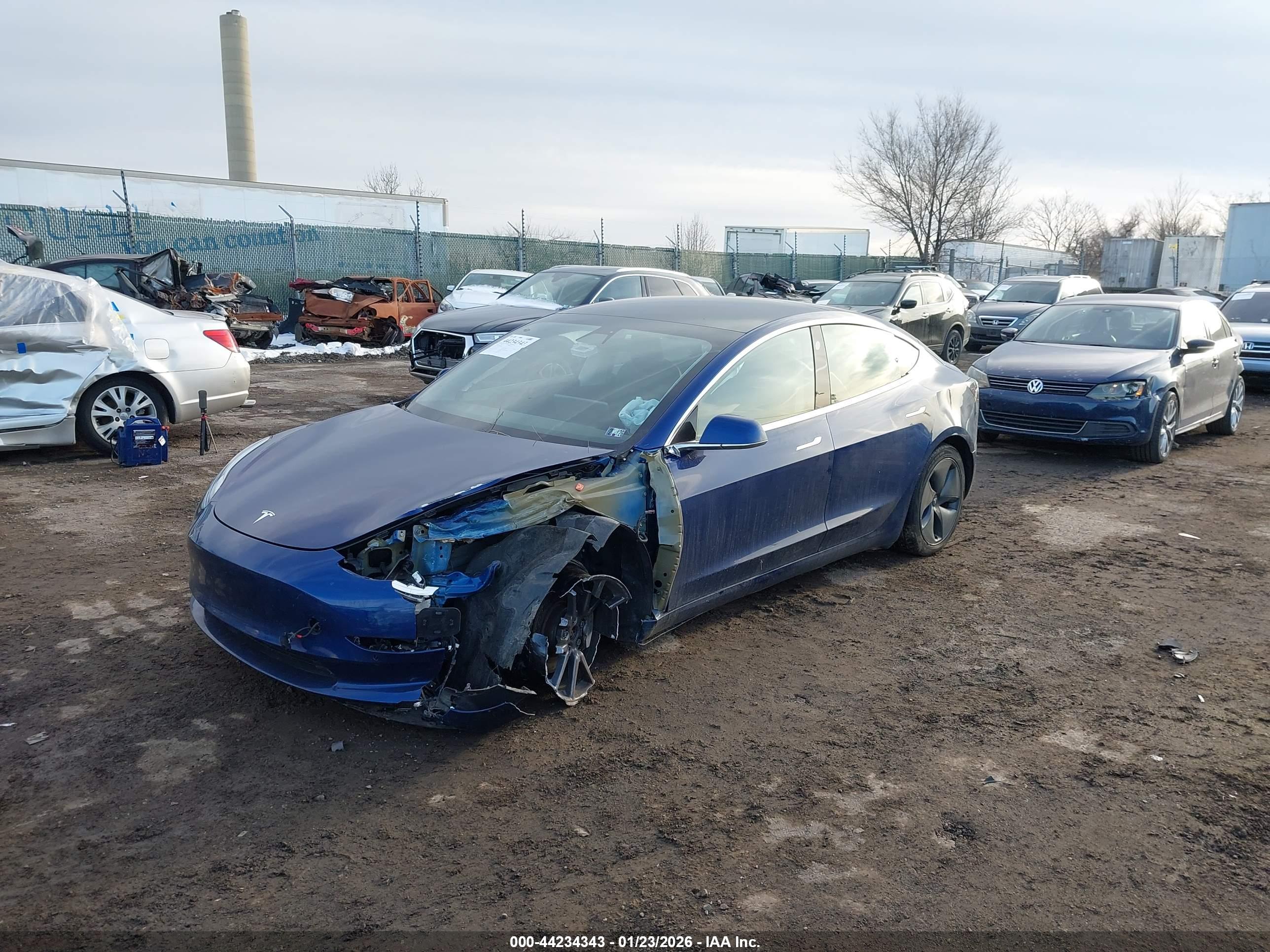 TESLA MODEL image 2