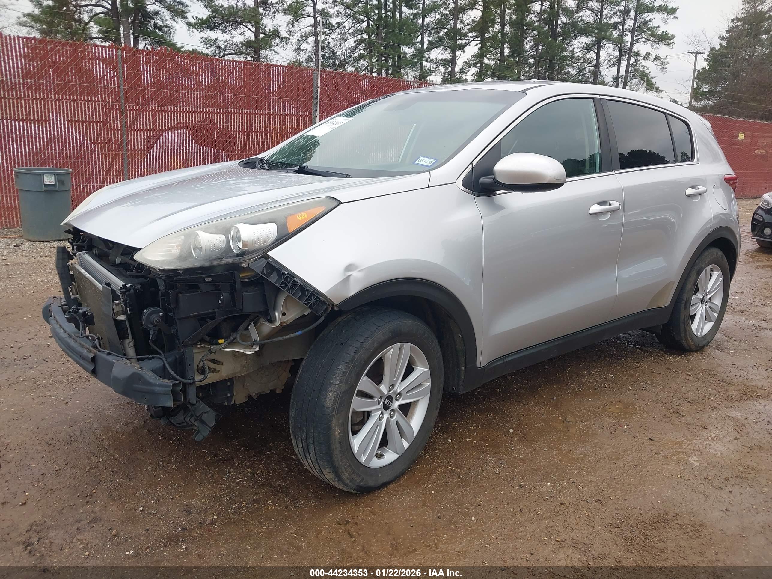 KIA SPORTAGE image 2