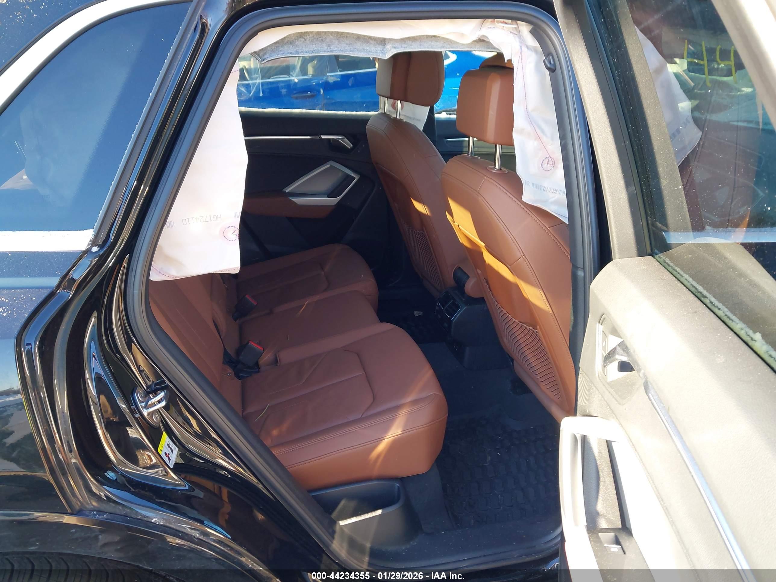 AUDI Q3 image 8