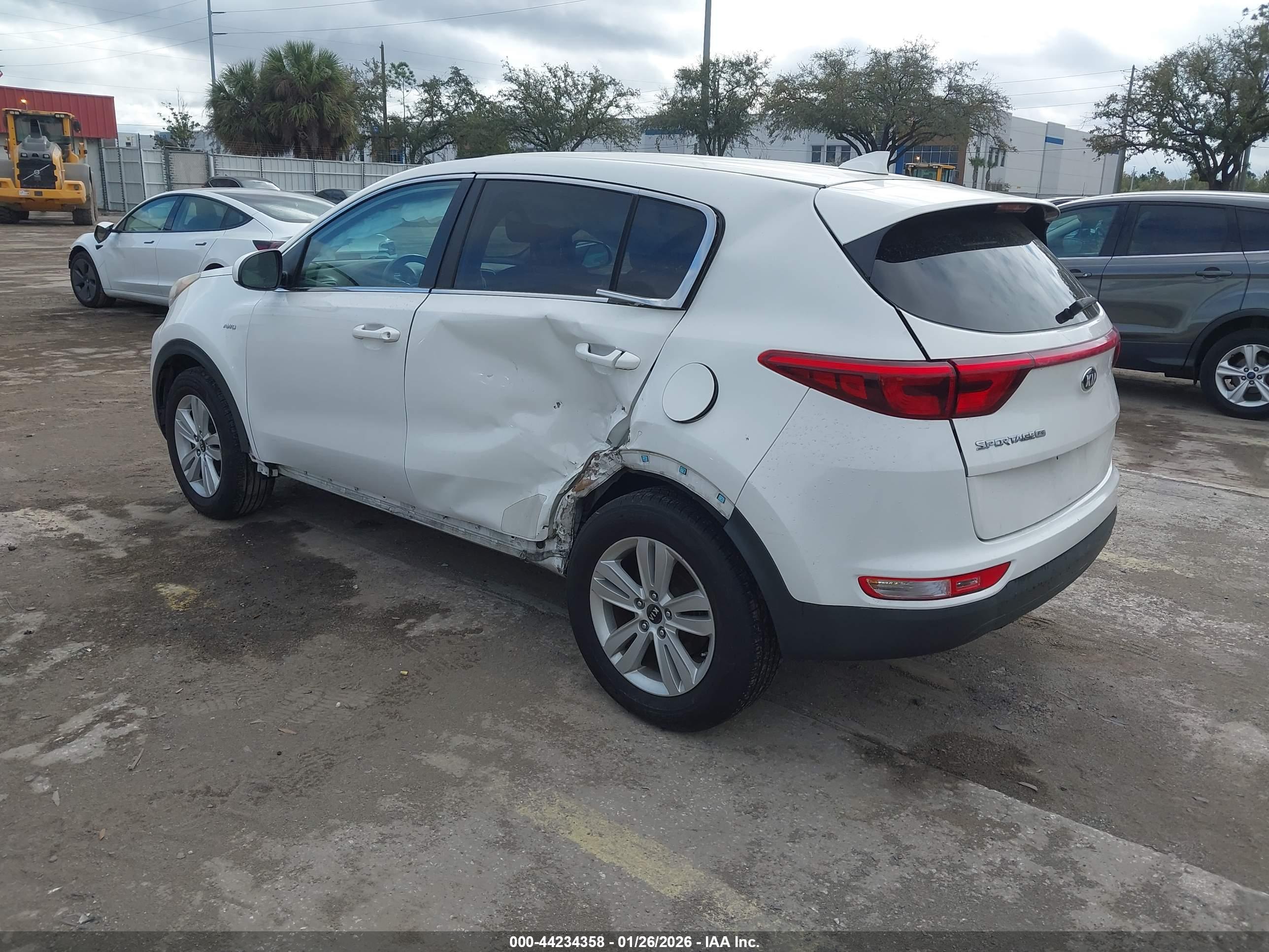 KIA SPORTAGE image 3