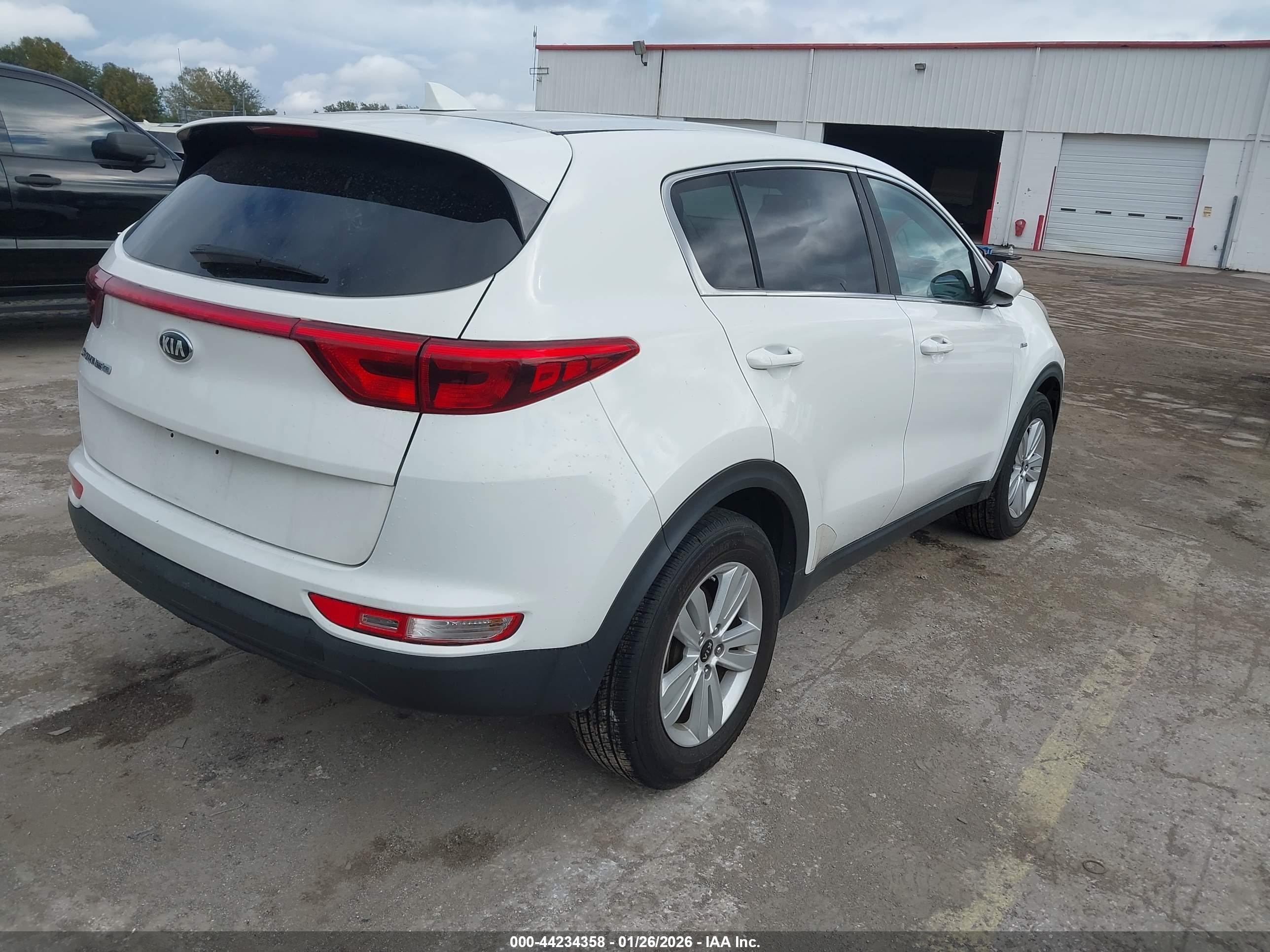 KIA SPORTAGE image 4