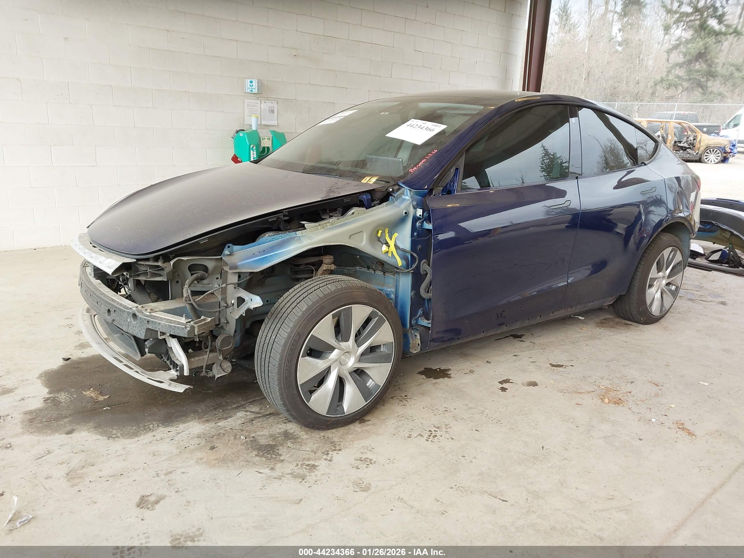 TESLA MODEL image 2