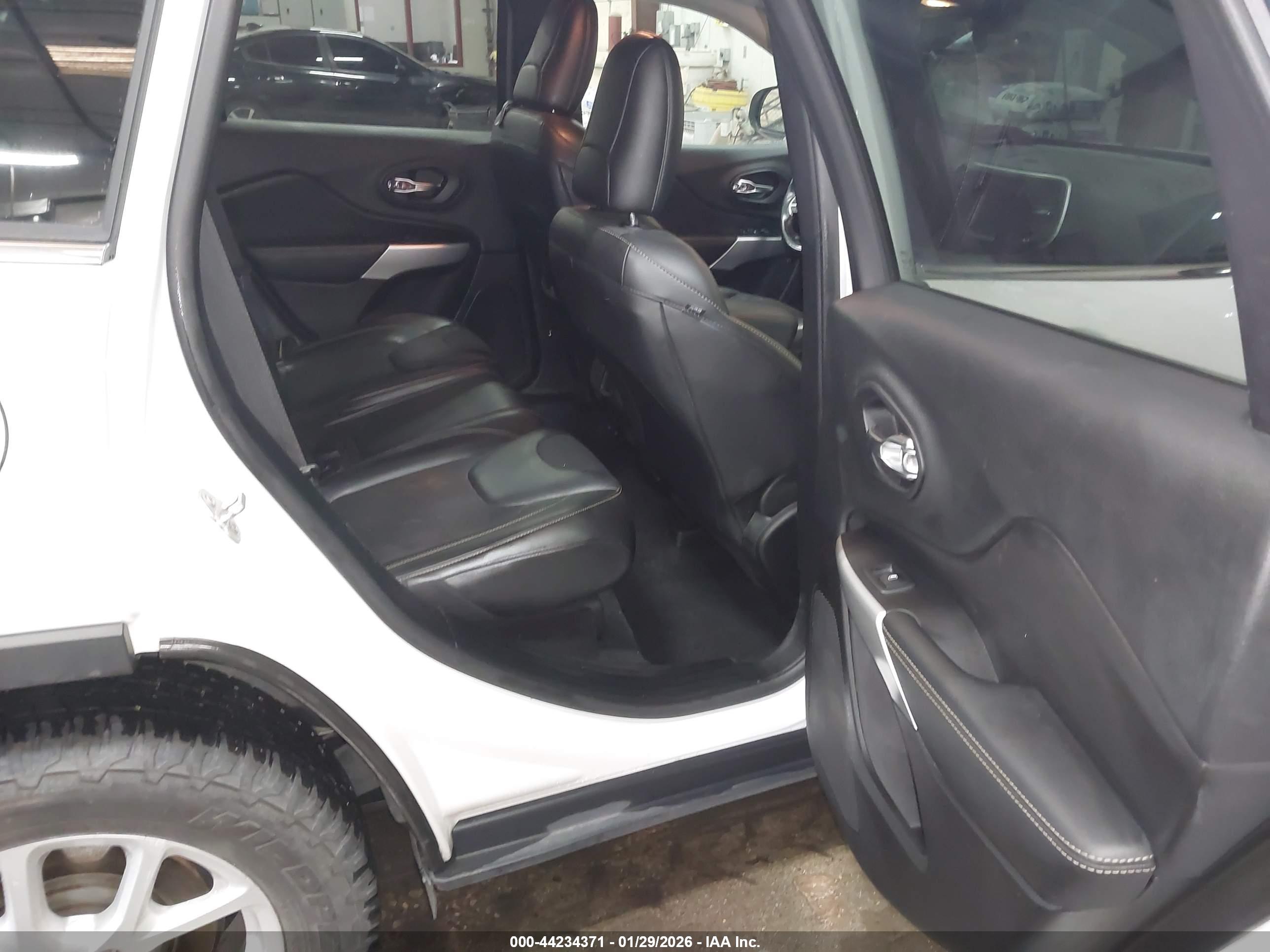 JEEP CHEROKEE image 8