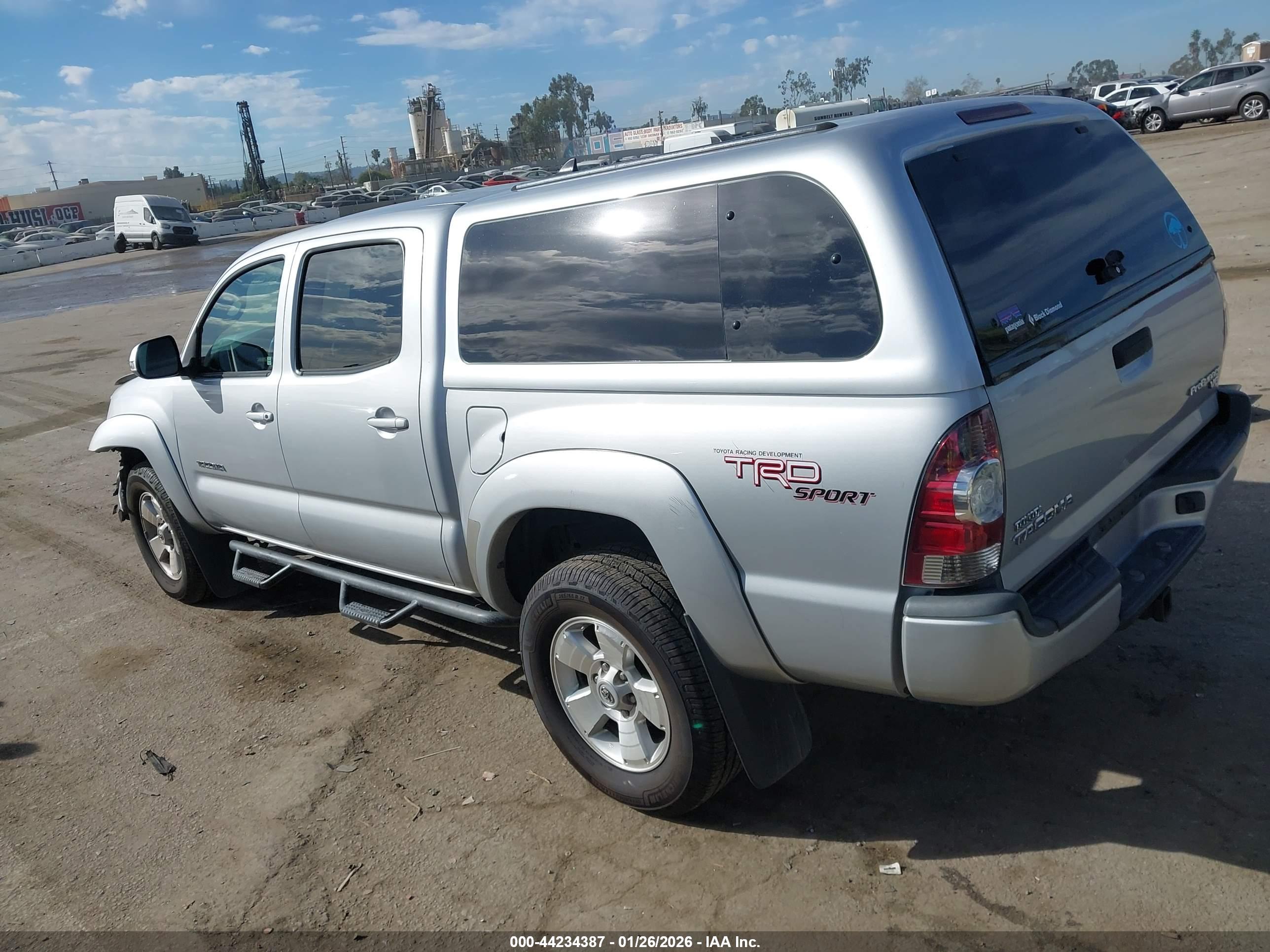 TOYOTA TACOMA image 3